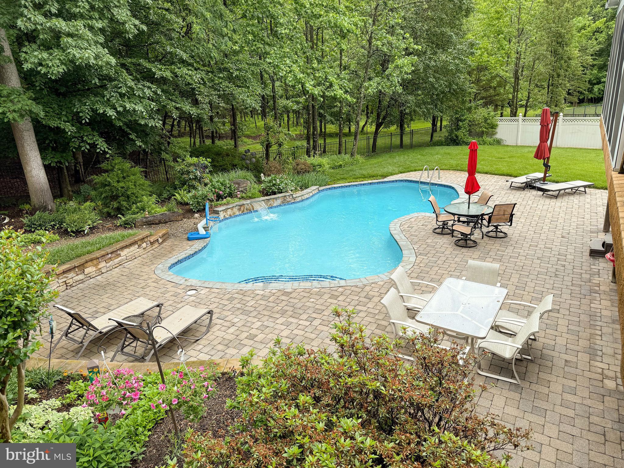 EAGLE POINTE - Residential