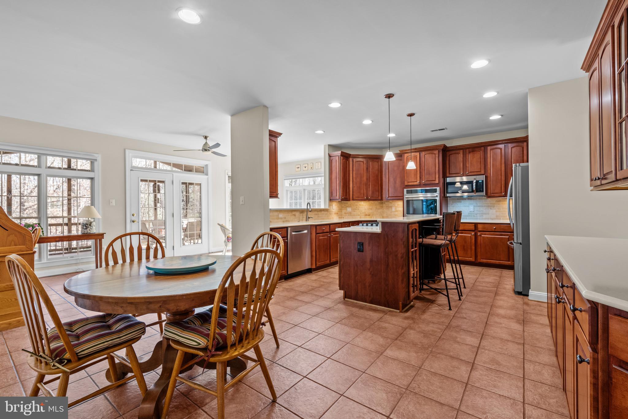 EAGLE POINTE - Residential