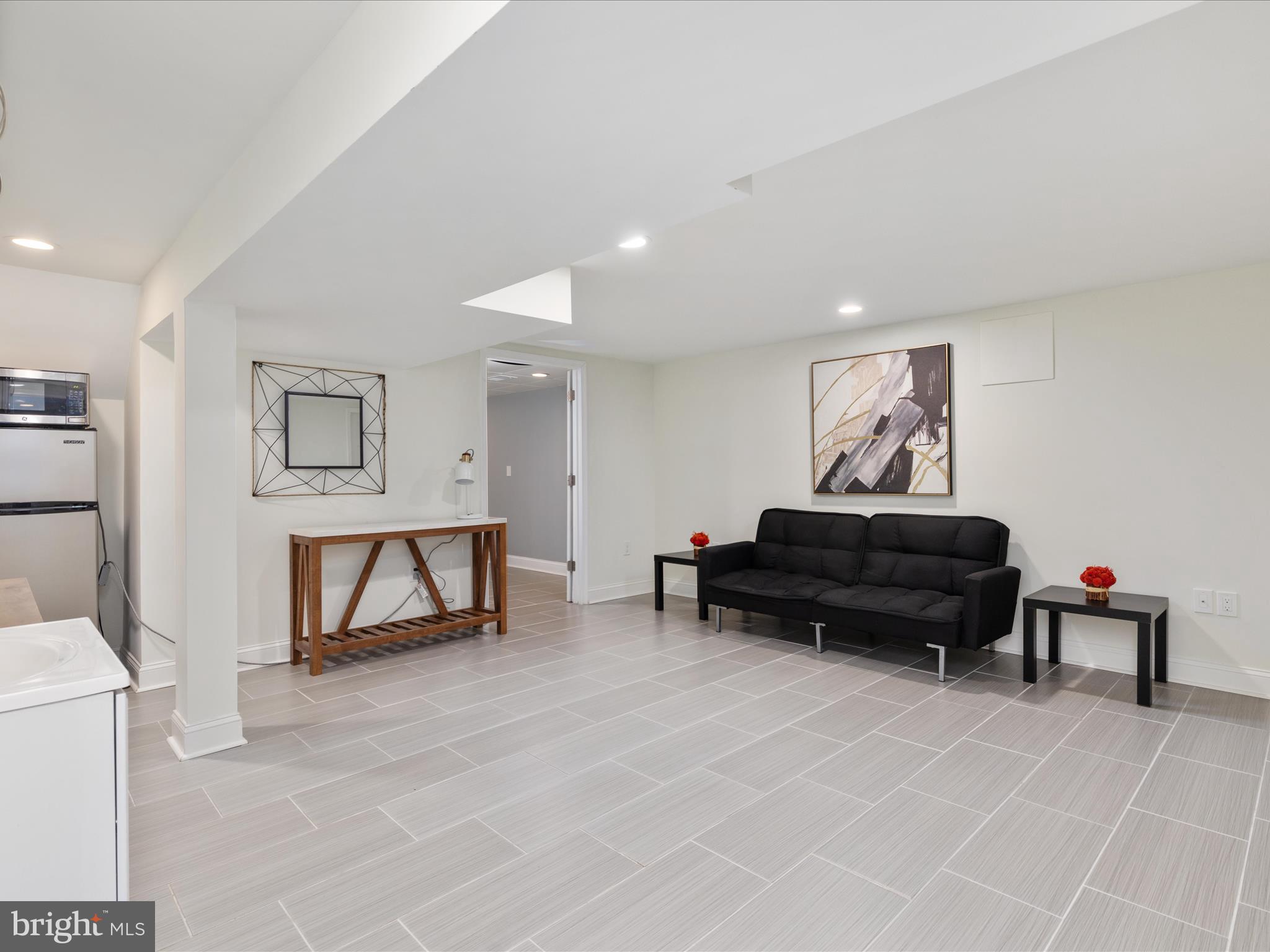 LINCOLNIA HILLS - Residential