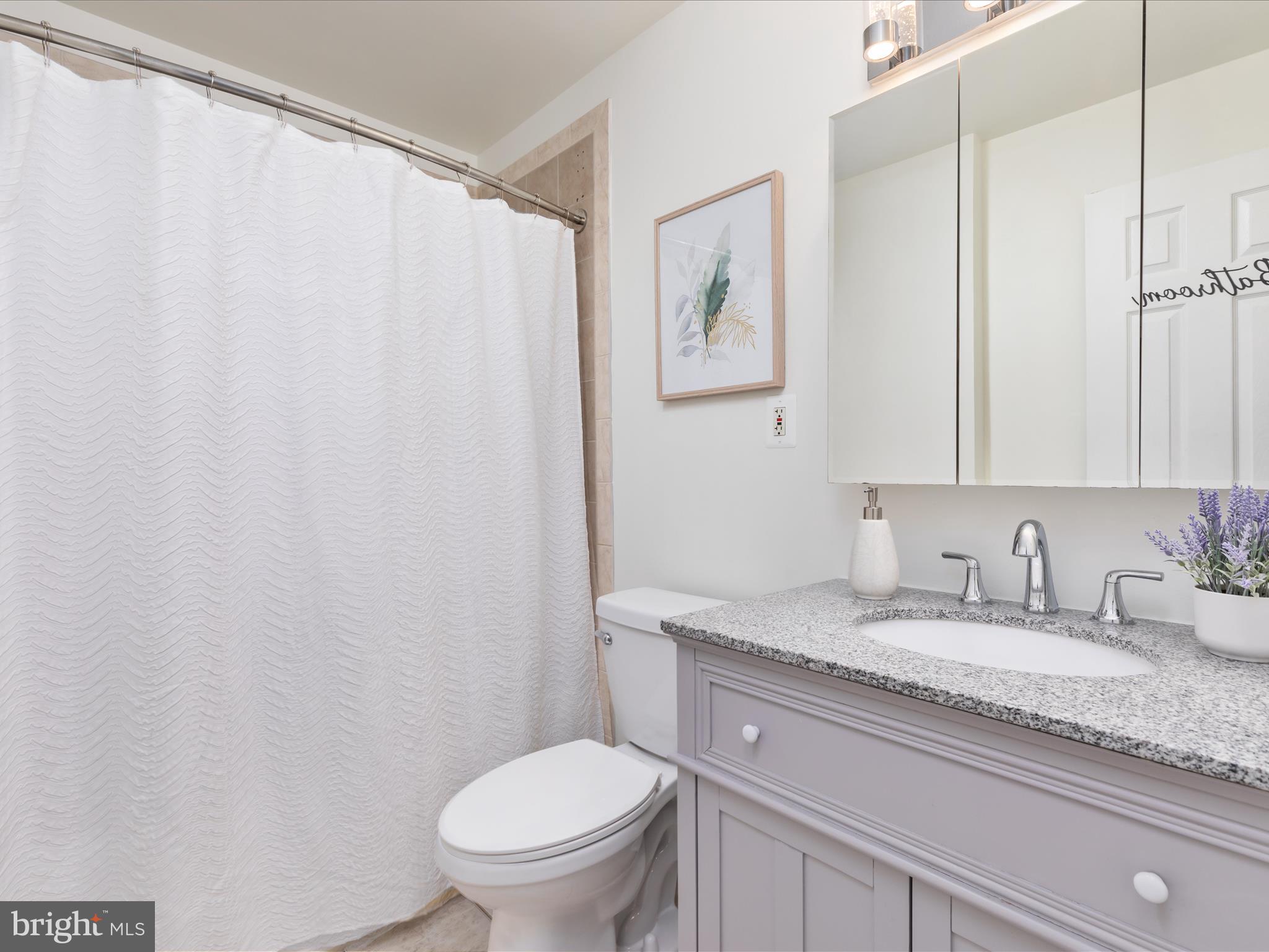 LINCOLNIA HILLS - Residential