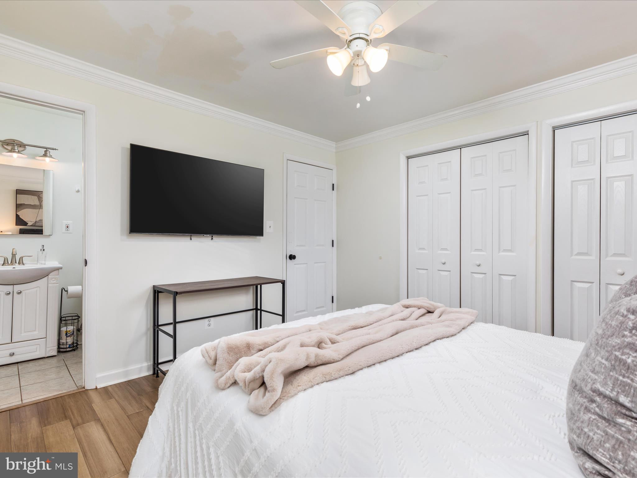 LINCOLNIA HILLS - Residential