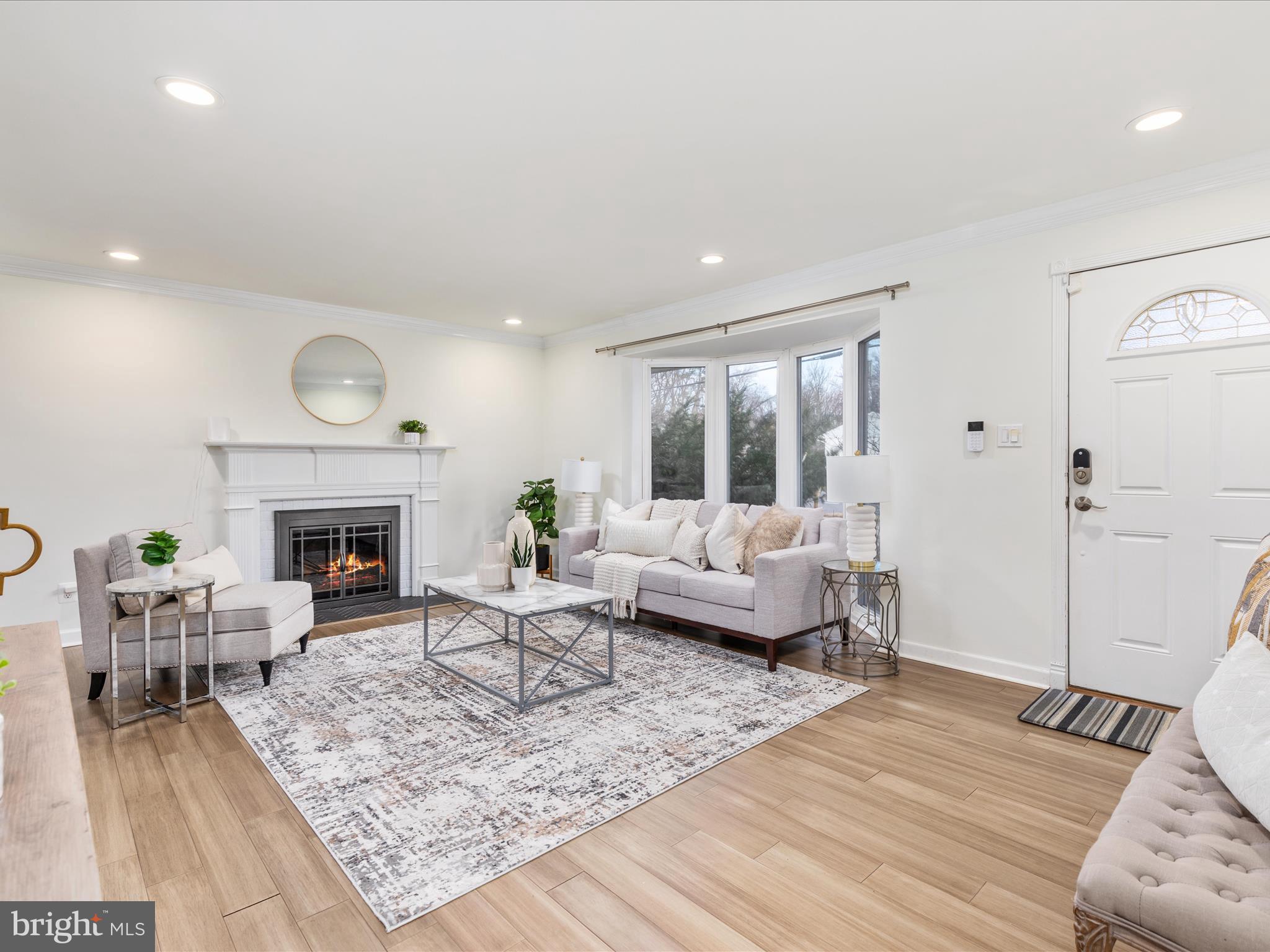 LINCOLNIA HILLS - Residential