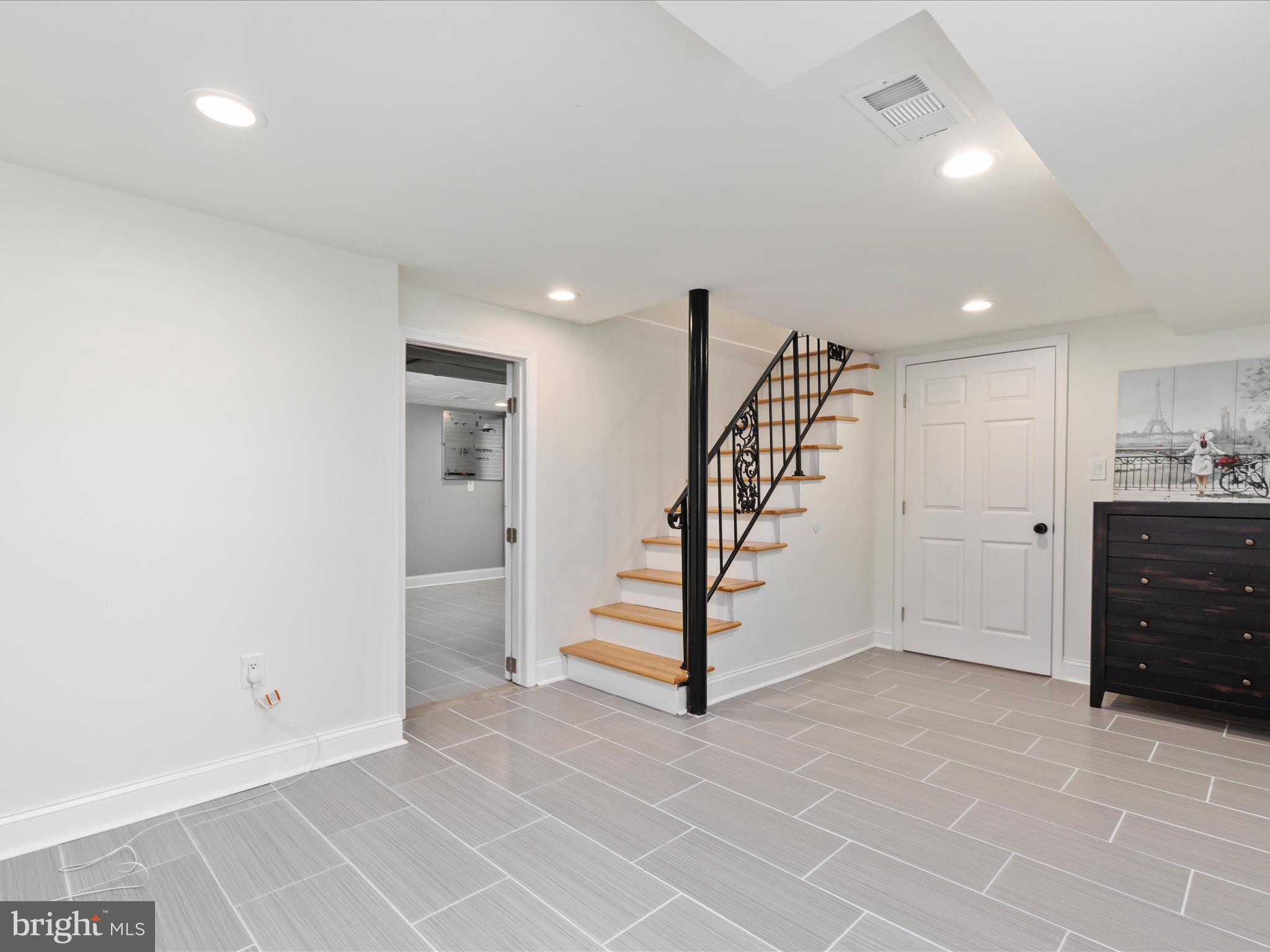 LINCOLNIA HILLS - Residential