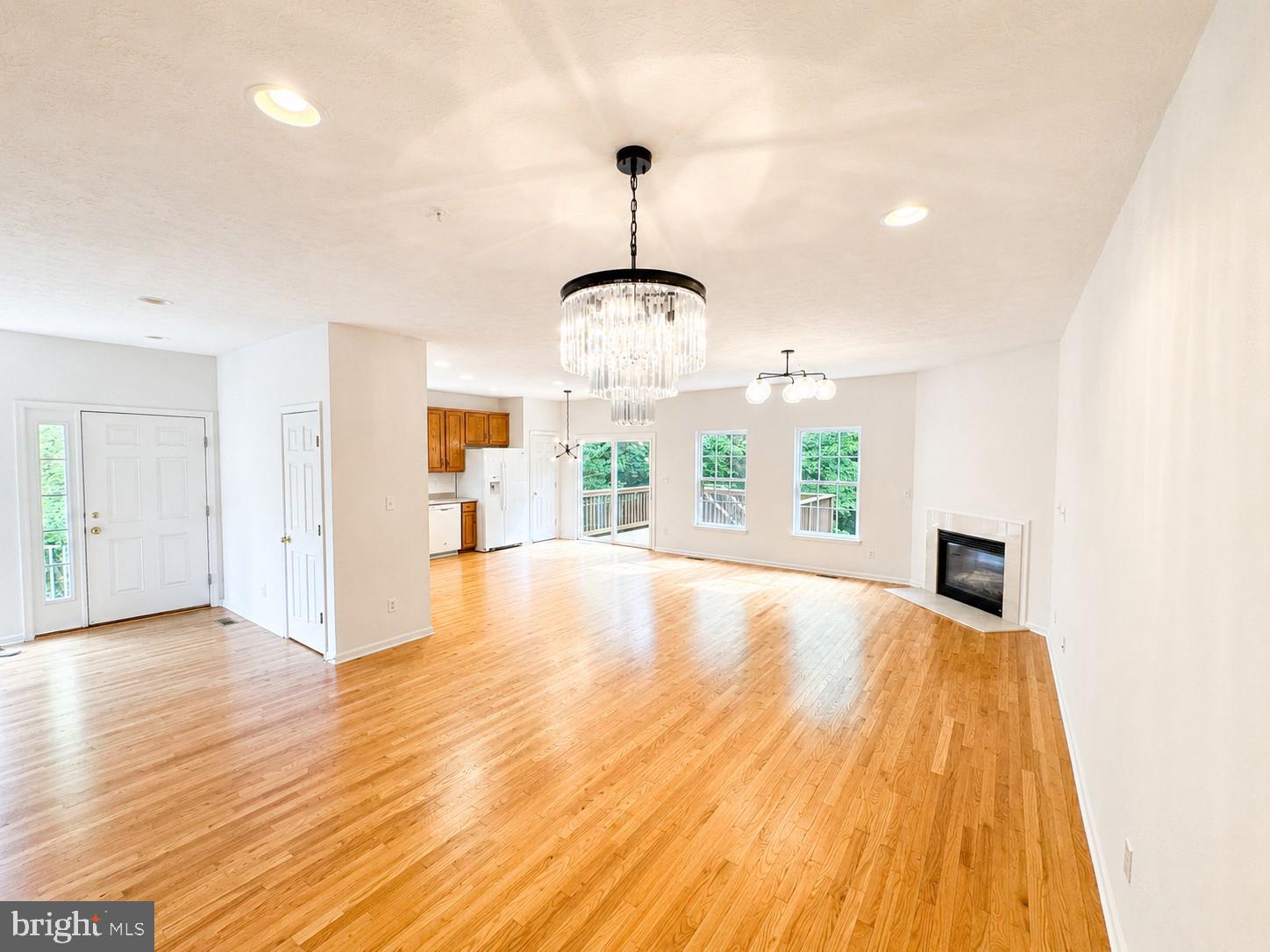 EAGLES LANDING AT WATERS EDGE - Residential