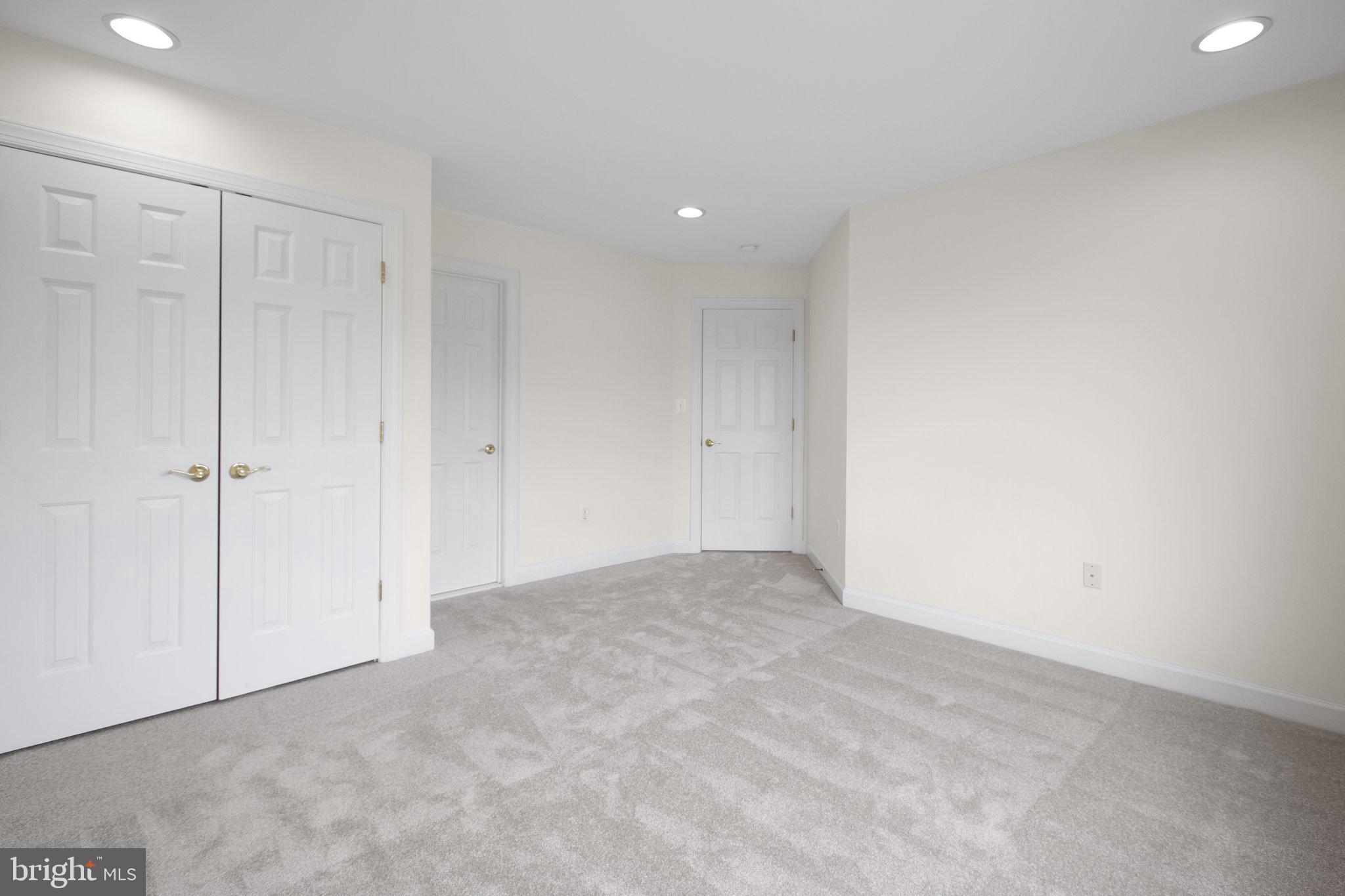 SCOTTSDALE ESTATES - Residential