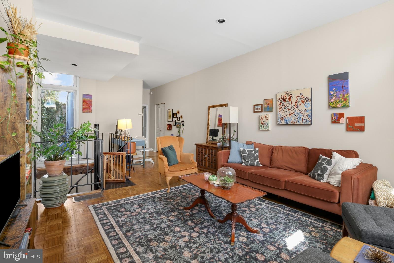 QUEEN VILLAGE - Residential Lease