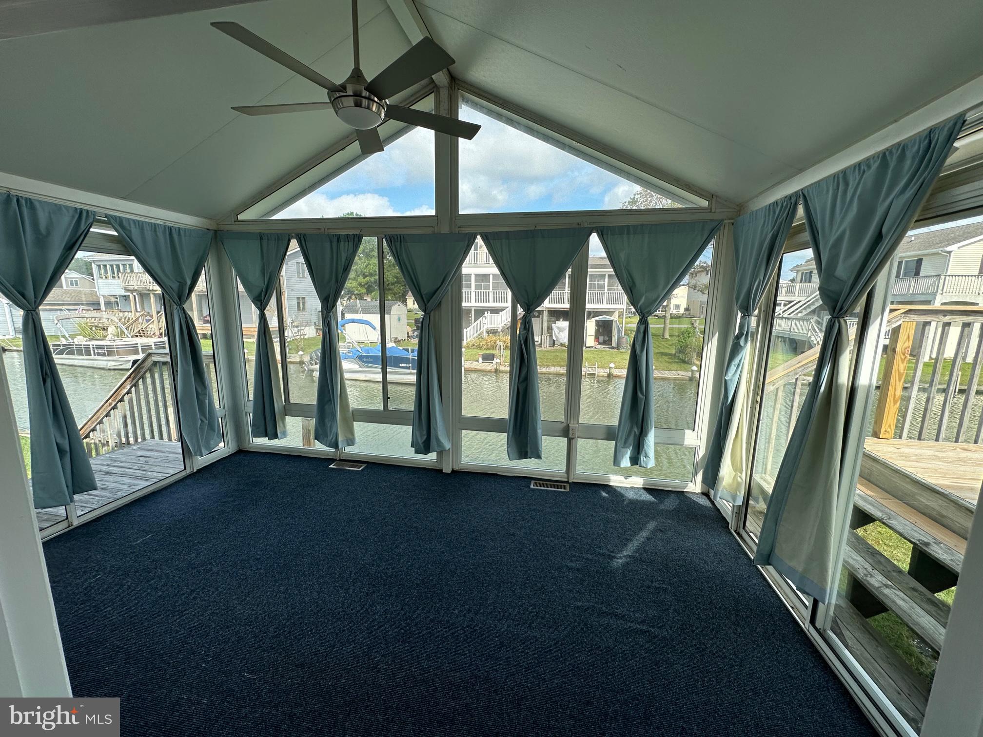 JOY BEACH - Residential