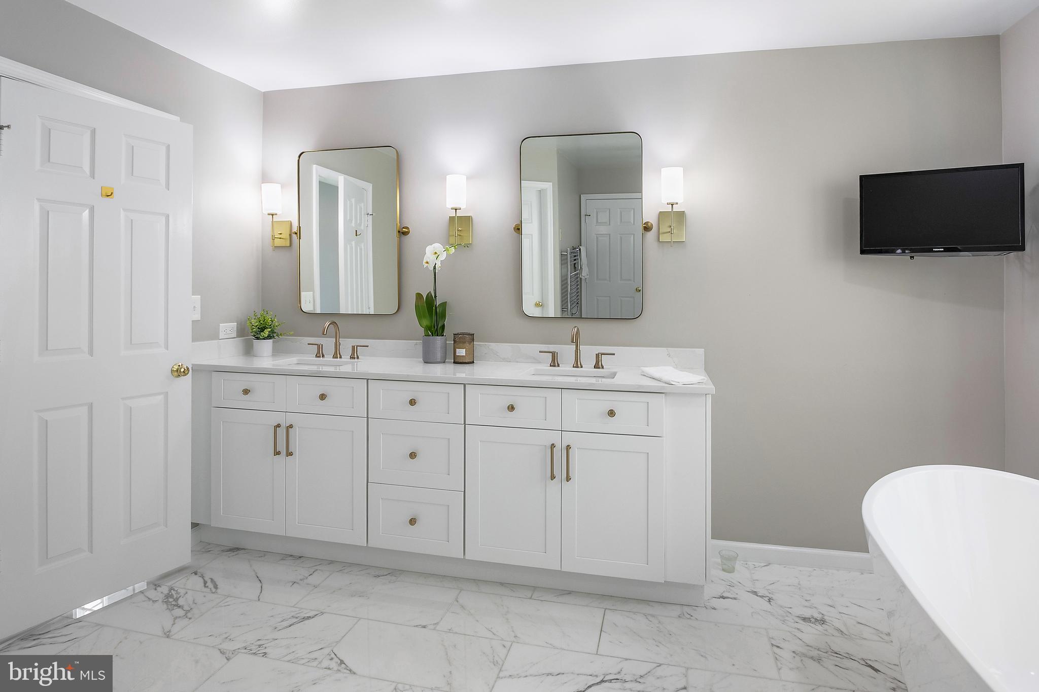 CARDEROCK SPRINGS - Residential