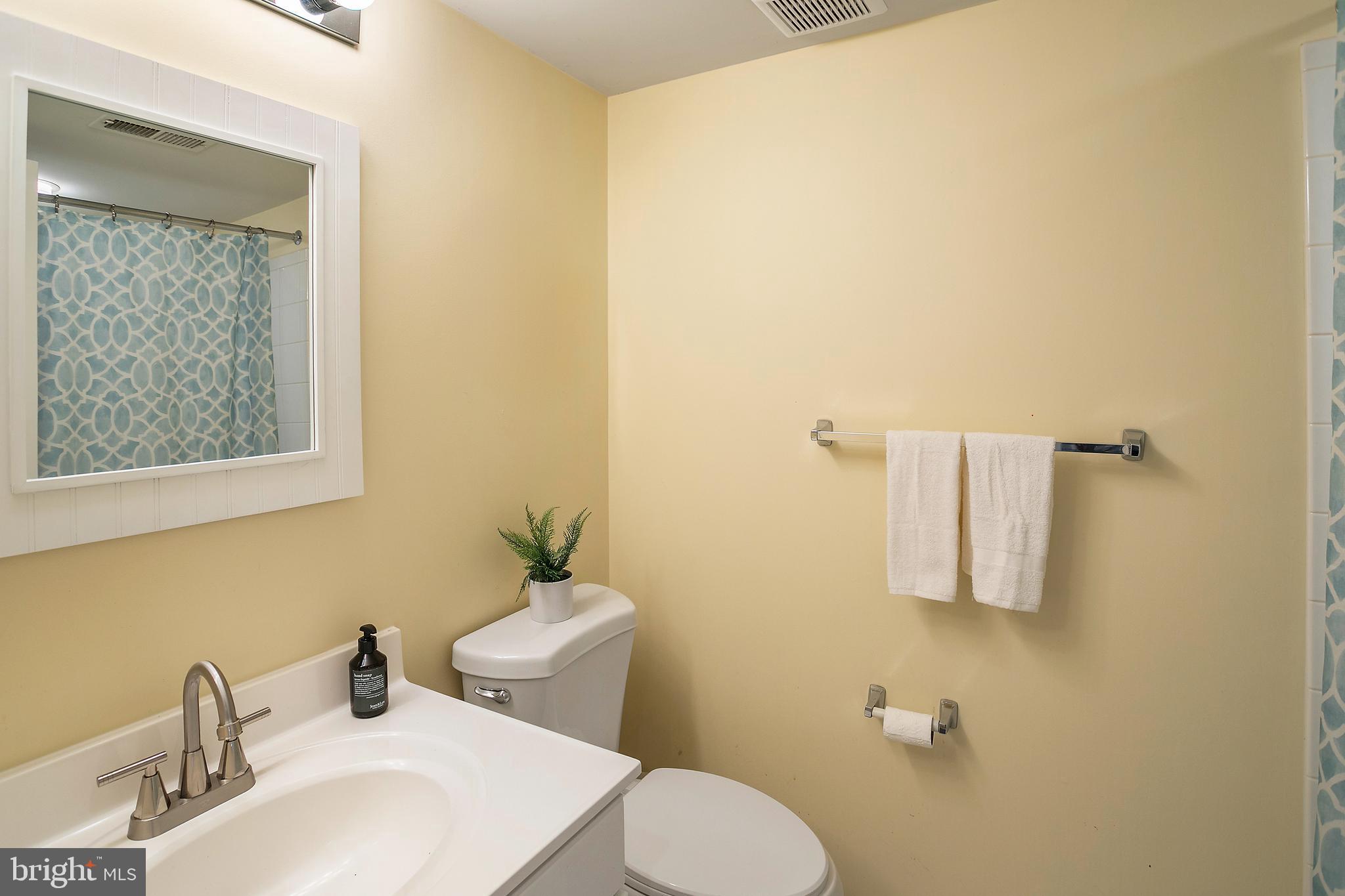 CARDEROCK SPRINGS - Residential