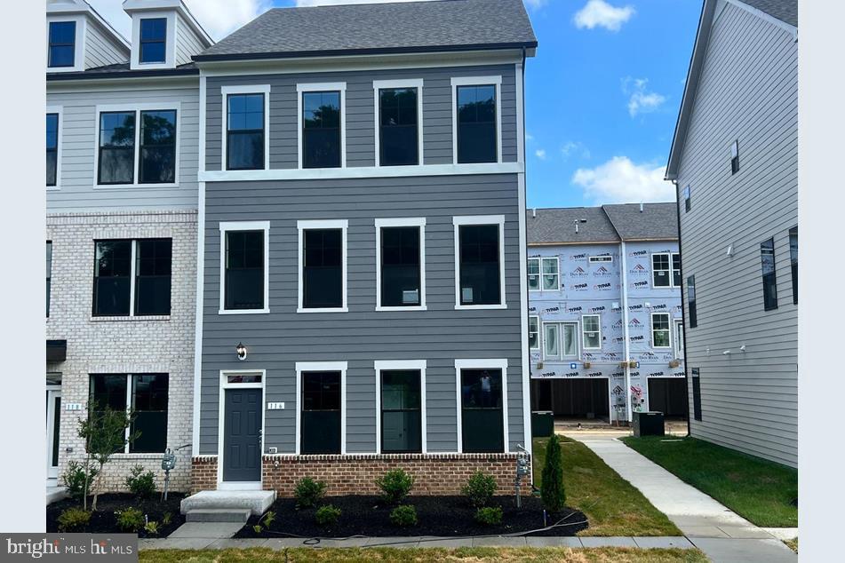 HIGHLANDER PARK - Residential Lease