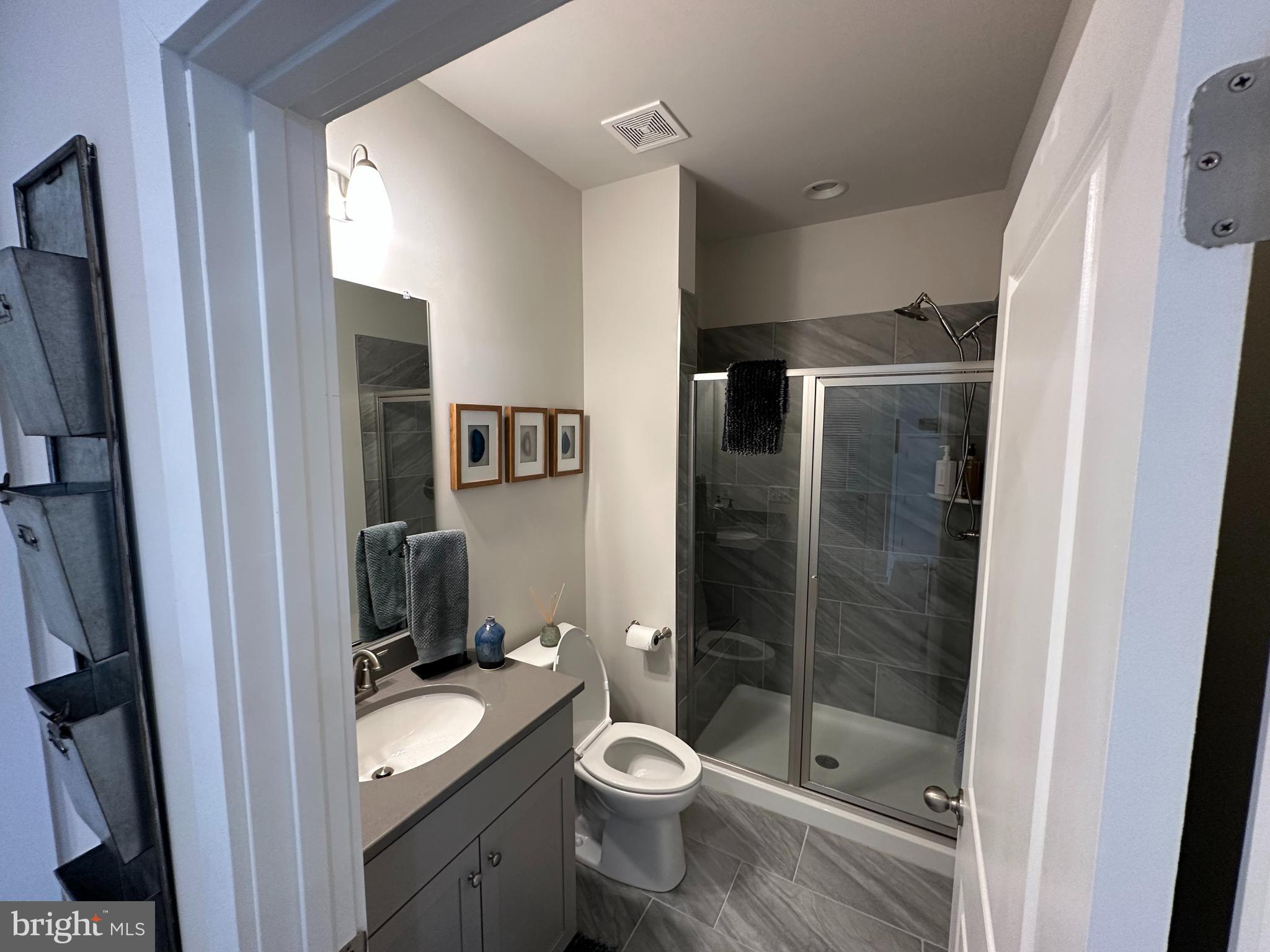 HIGHLANDER PARK - Residential Lease