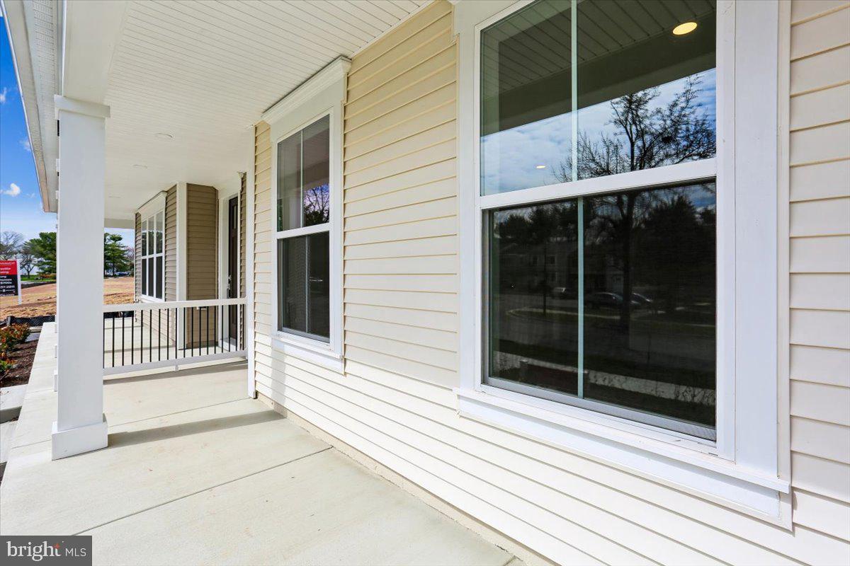 POOLESVILLE - Residential
