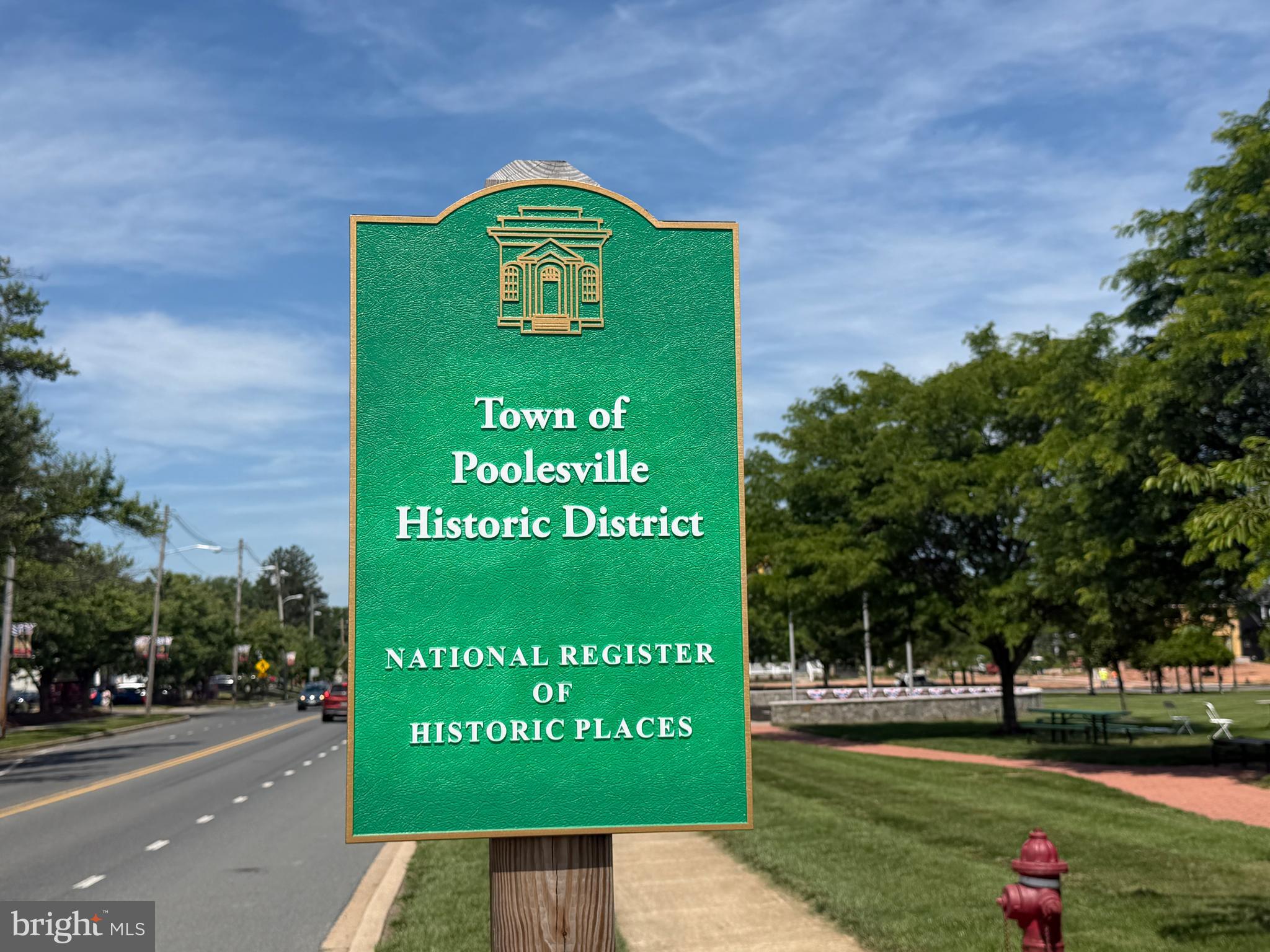 POOLESVILLE - Residential
