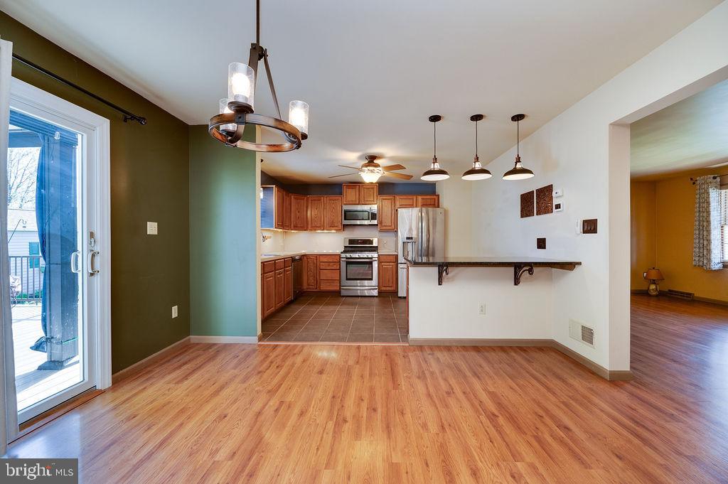 LIMESTONE VILLAGE - Residential