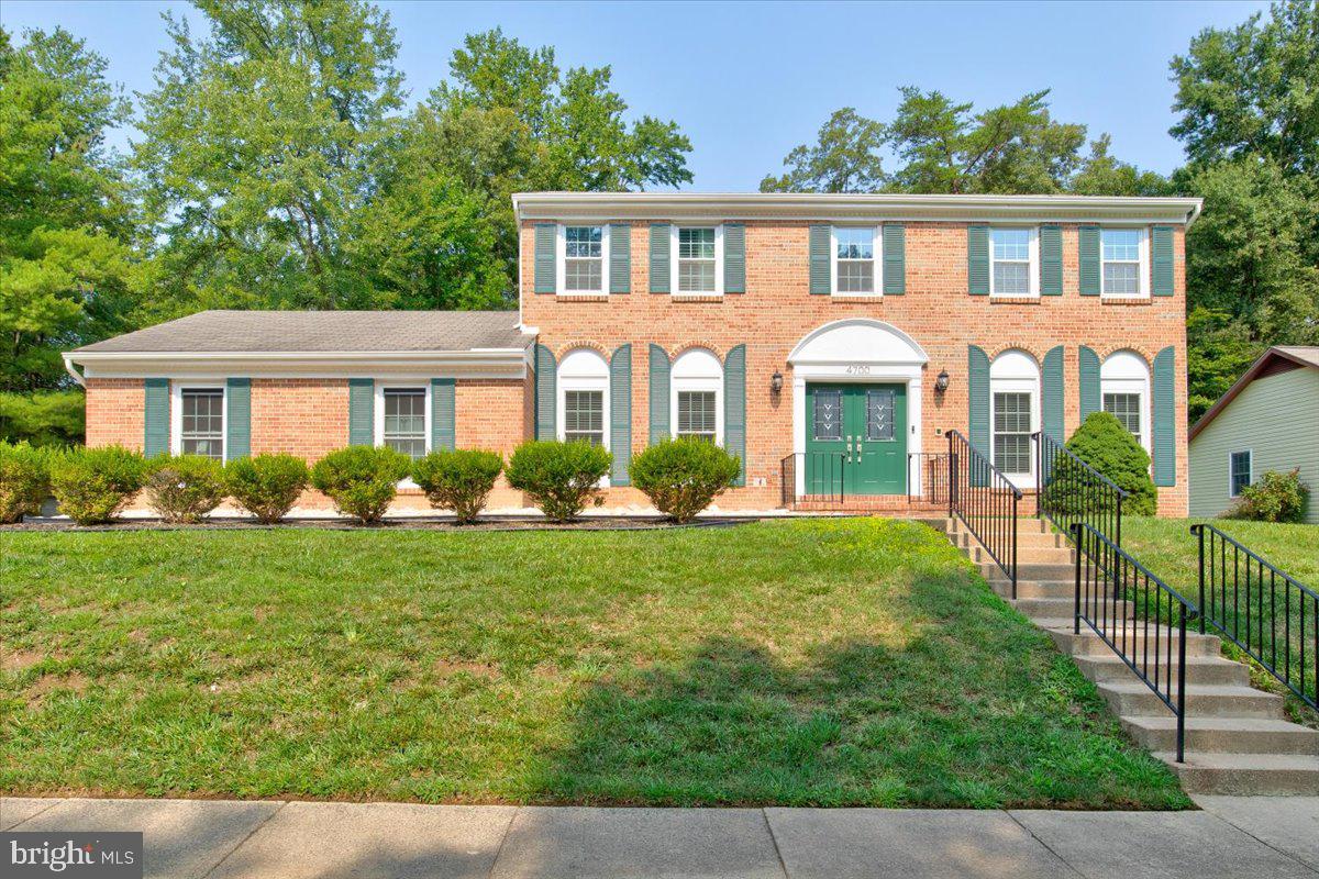 HUGE PRICE REDUCTION ---THIS WILL NOT LAST!!!!!! Welcome to one of the most prestigious residence in the Montclair community. Meticulously maintained. This house is located in a private Culdesac with lots of modern updates & plenty of natural lights. It has been beautifully renovated for today's lifestyle.  NEW paint throughout & New Flooring throughout!!   A large bright family room with recessed lighting opens to the bright & beautiful dining room with fireplace next to a bright gourmet kitchen with newer stainless steel appliances. This house boasts 3 bedrooms on the upper level including a spacious and bright master-suite with walk-in closets & a large bathroom. A walkout basement offers a spacious recreation room in addition to a large bedroom and tons of storage.  The gorgeous backyard with a beautiful deck is a dream come true for entertainers and outdoor living enthusiasts.   The owners have taken pride in their family home and it shows! You don't want to miss this out.