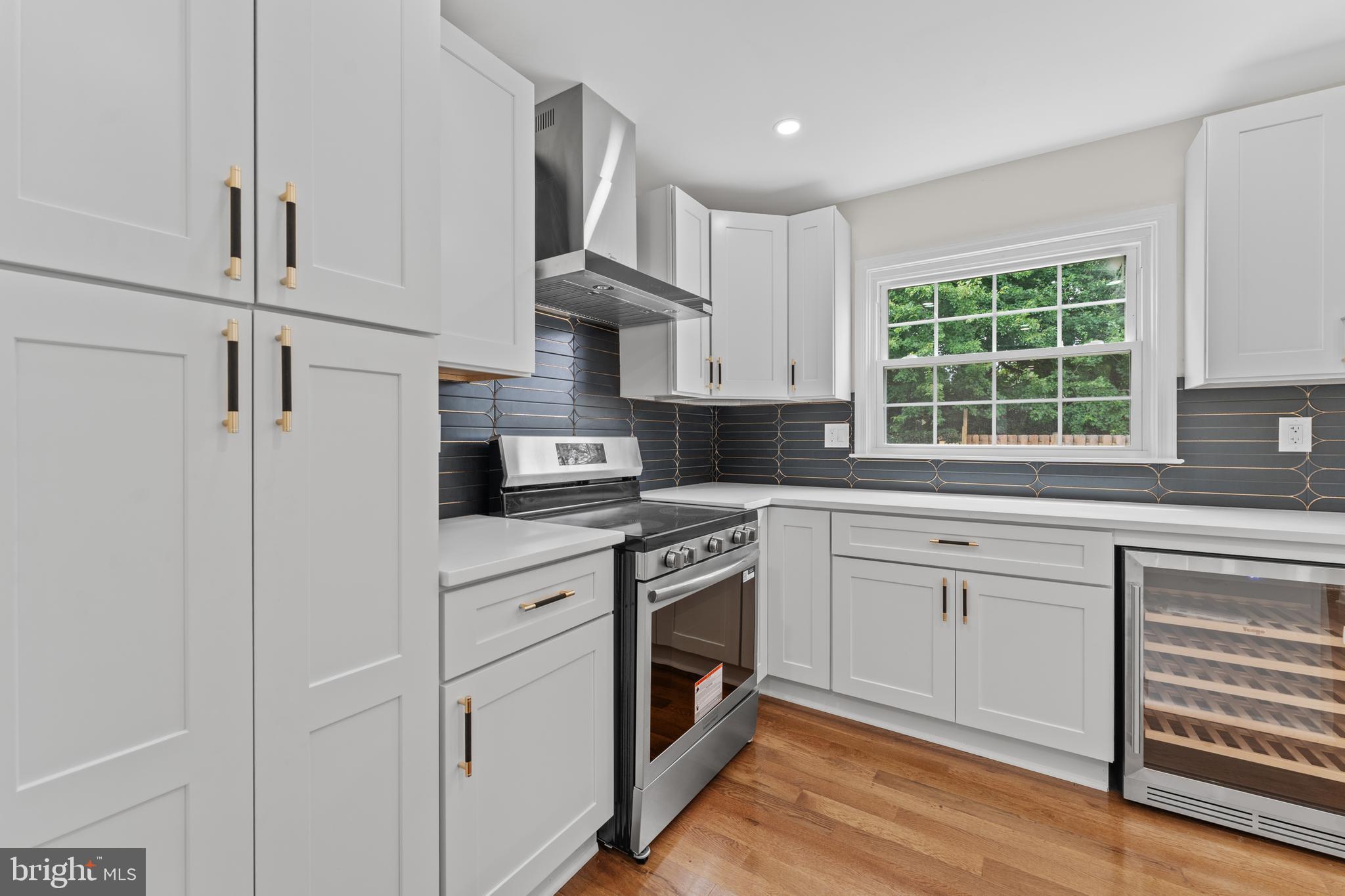 DUMONT OAKS - Residential