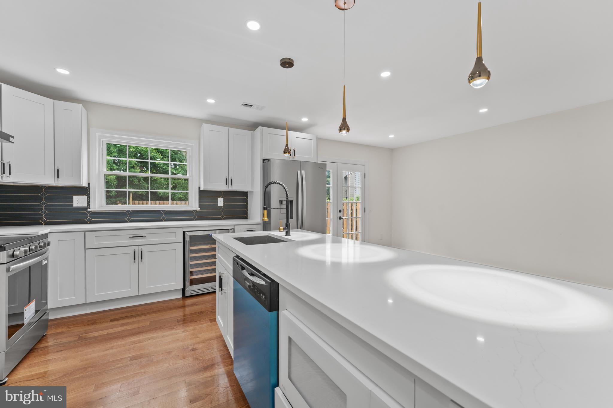 DUMONT OAKS - Residential