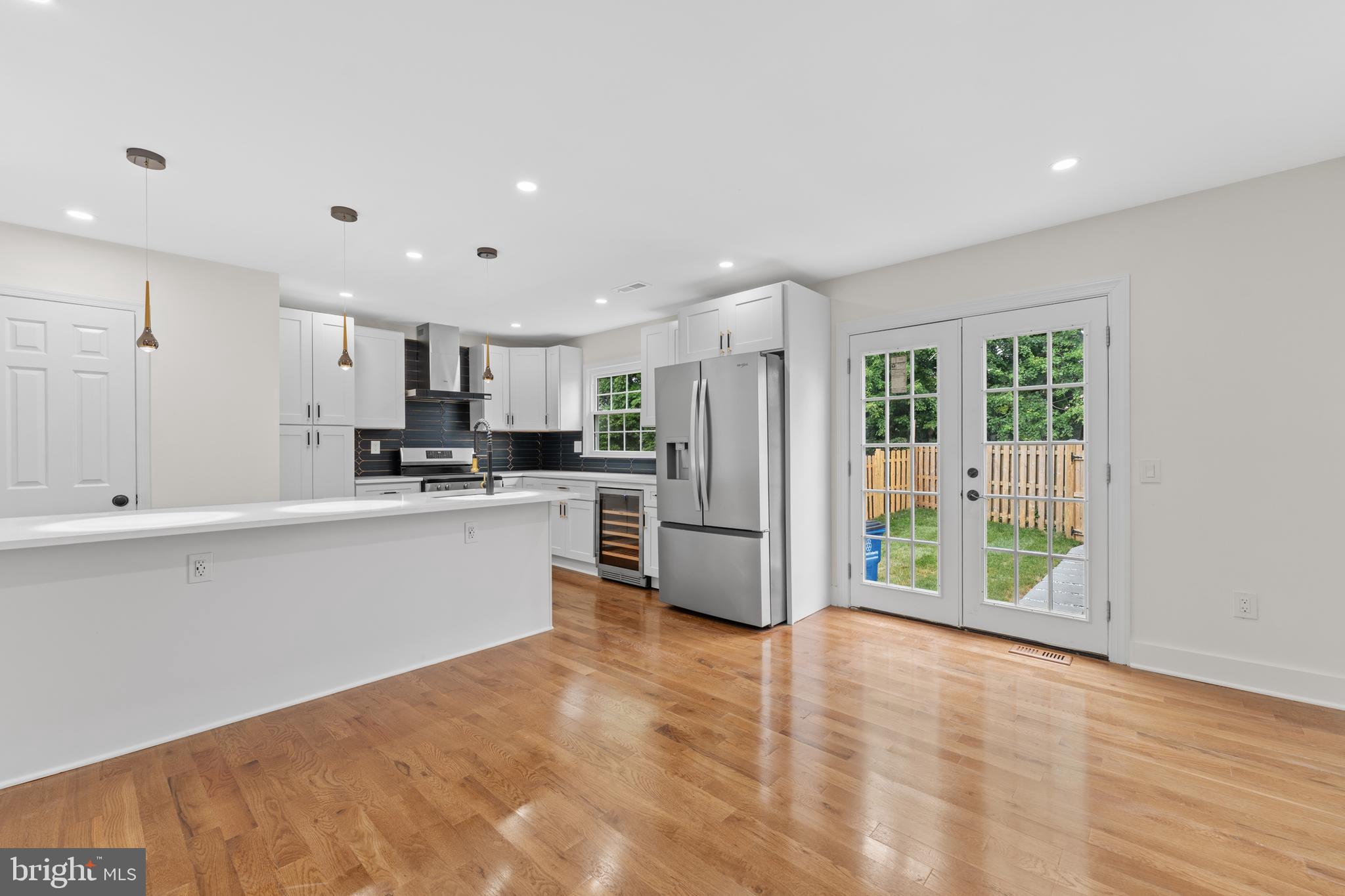 DUMONT OAKS - Residential