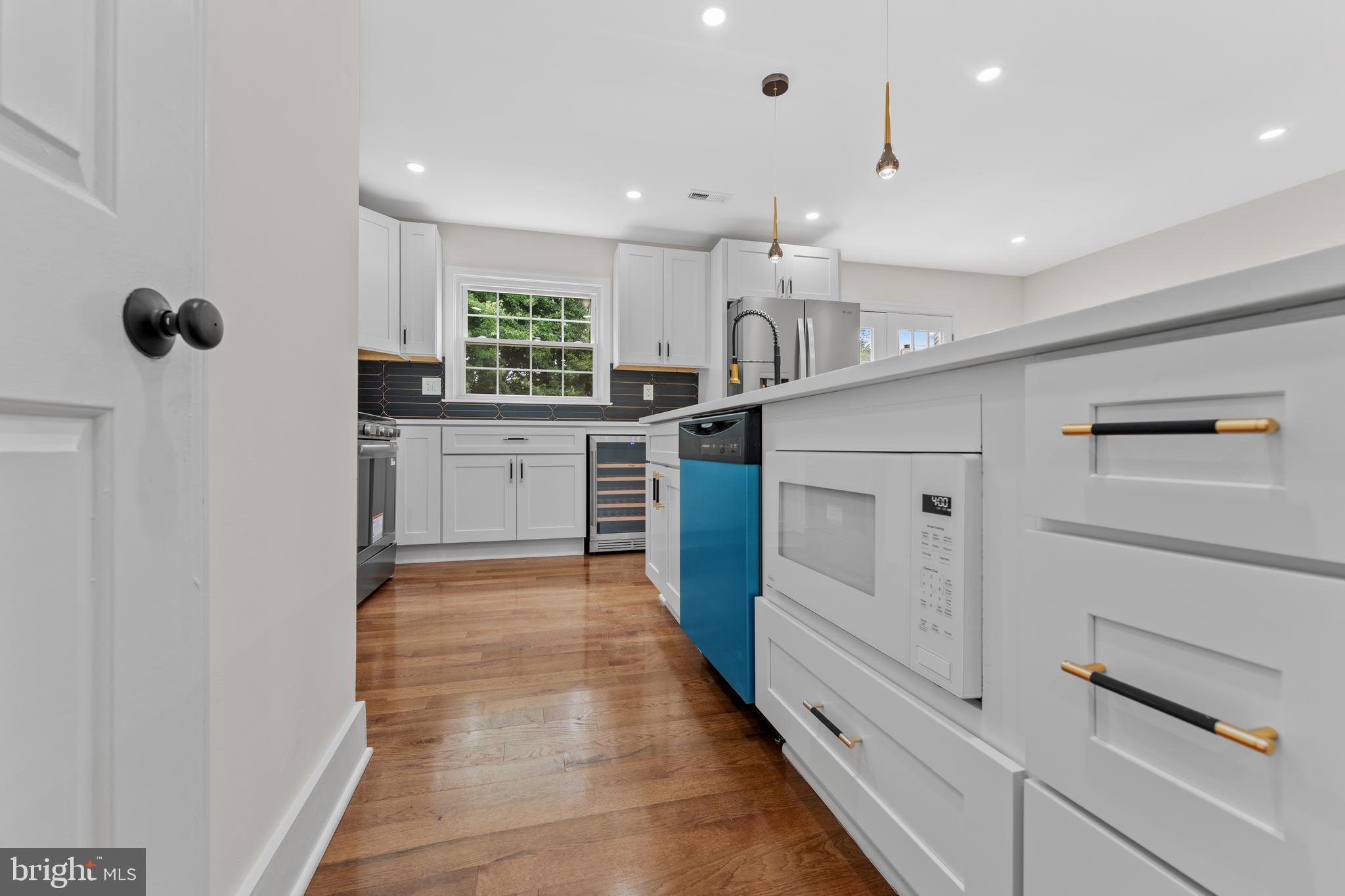 DUMONT OAKS - Residential