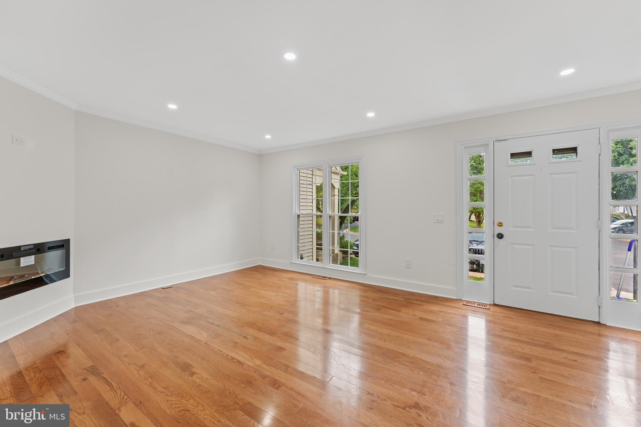 DUMONT OAKS - Residential