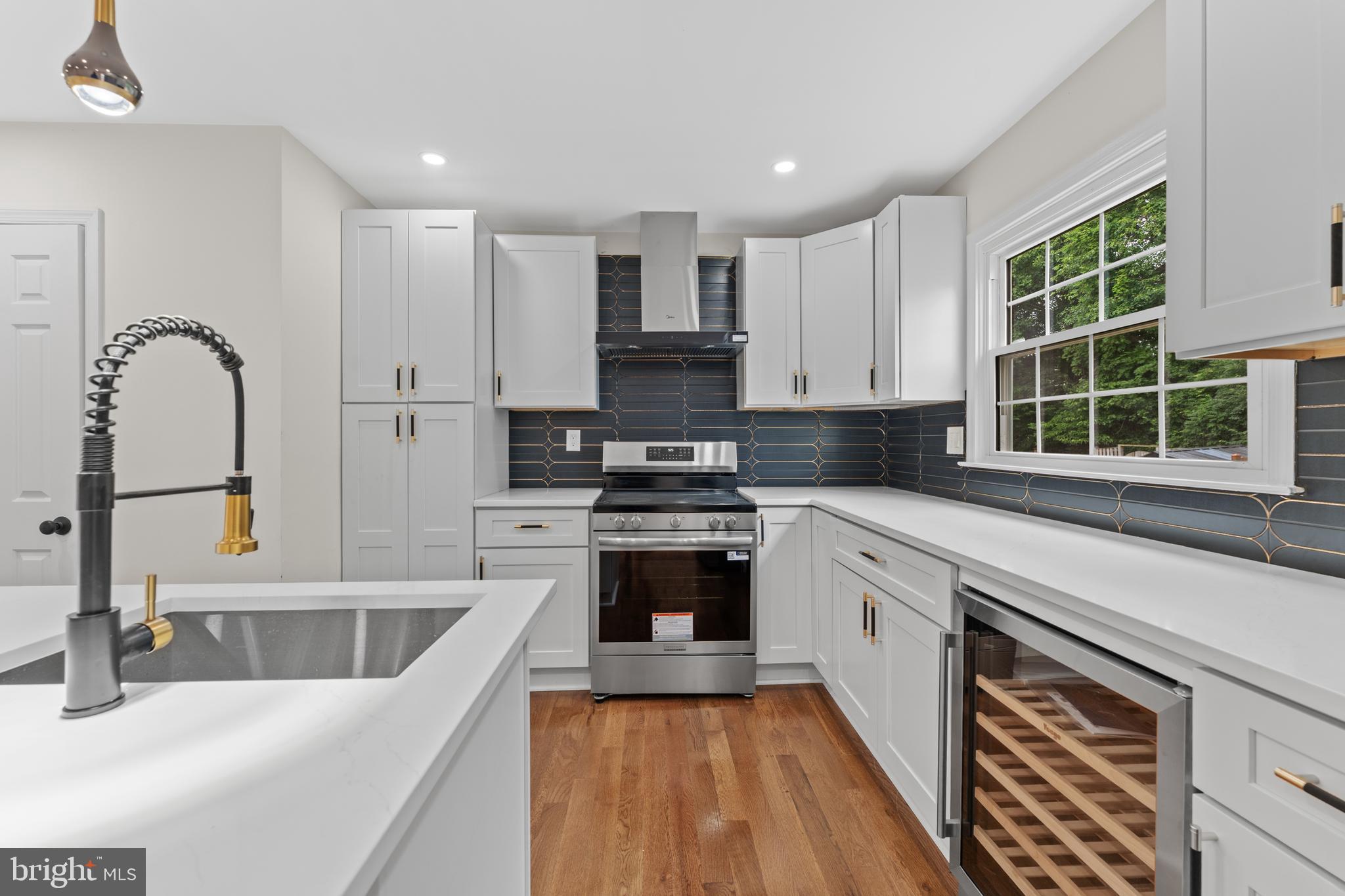 DUMONT OAKS - Residential