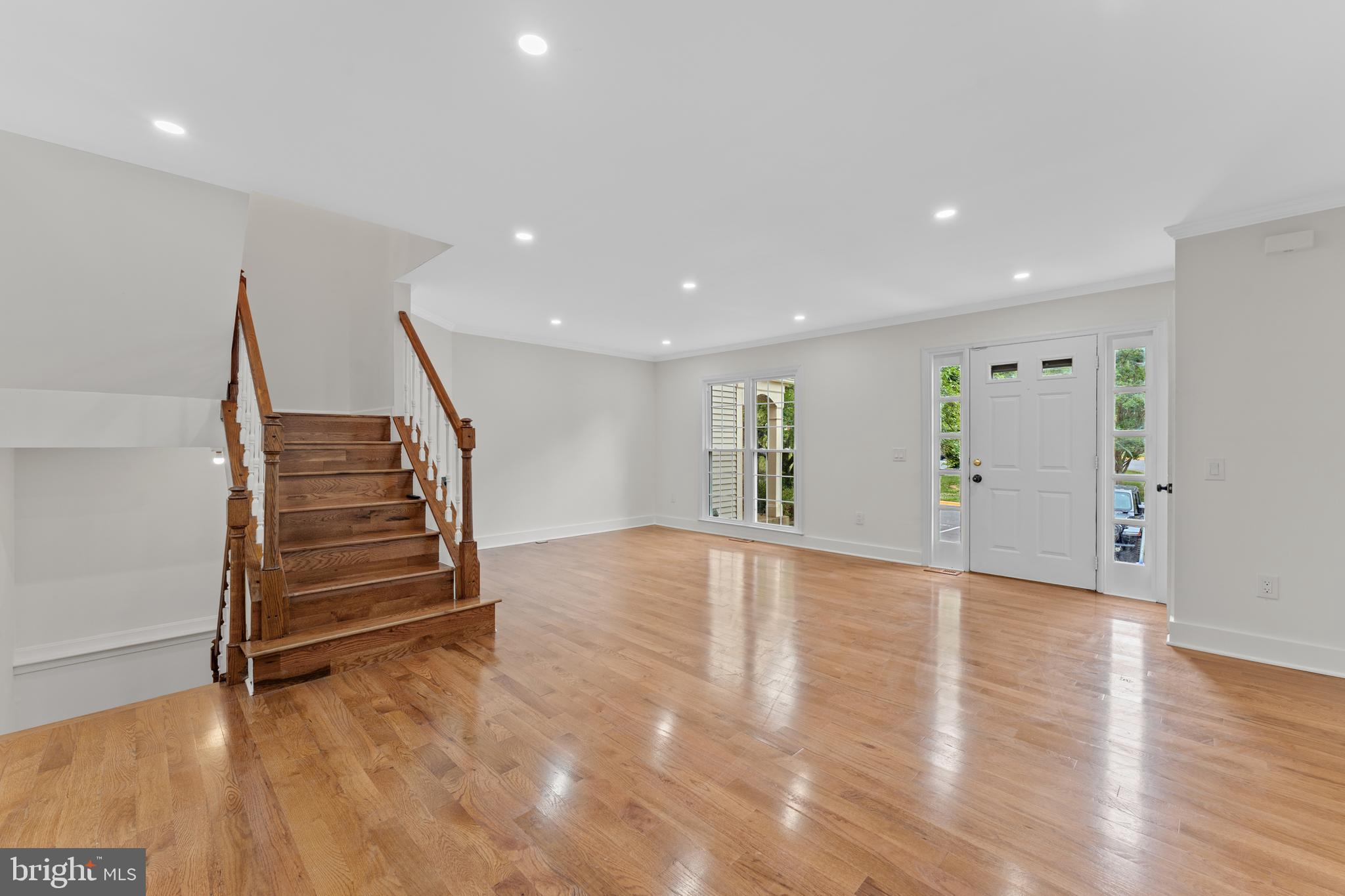 DUMONT OAKS - Residential