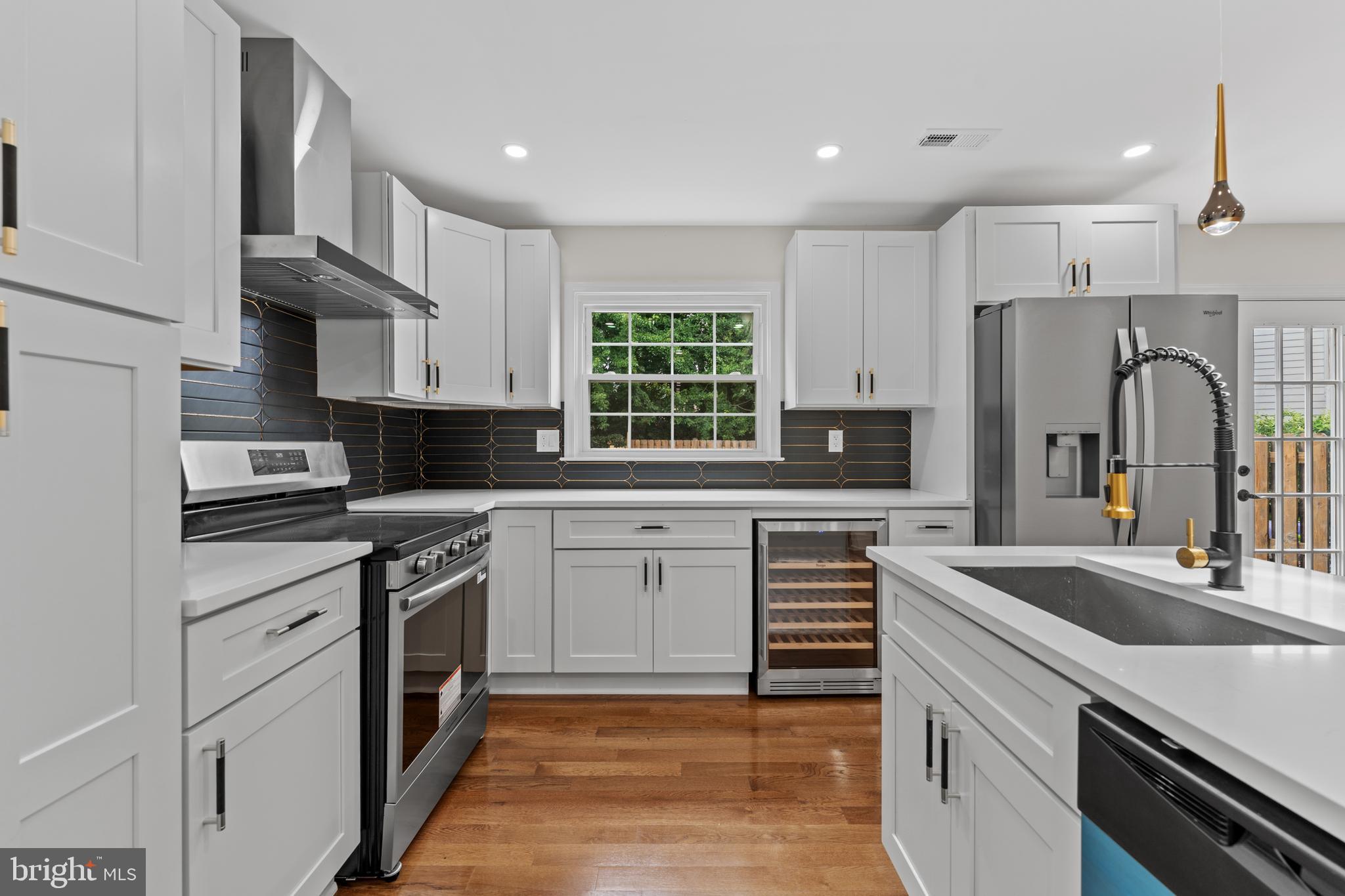 DUMONT OAKS - Residential