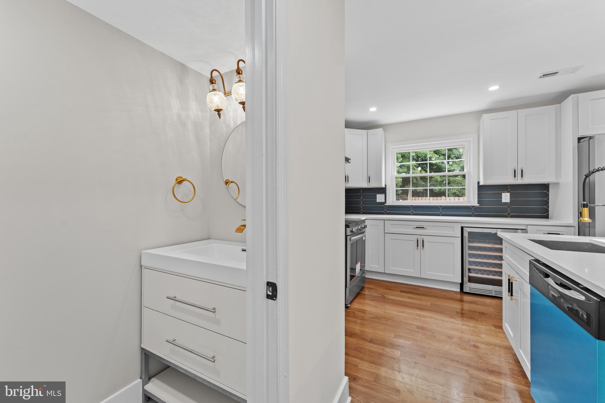 DUMONT OAKS - Residential
