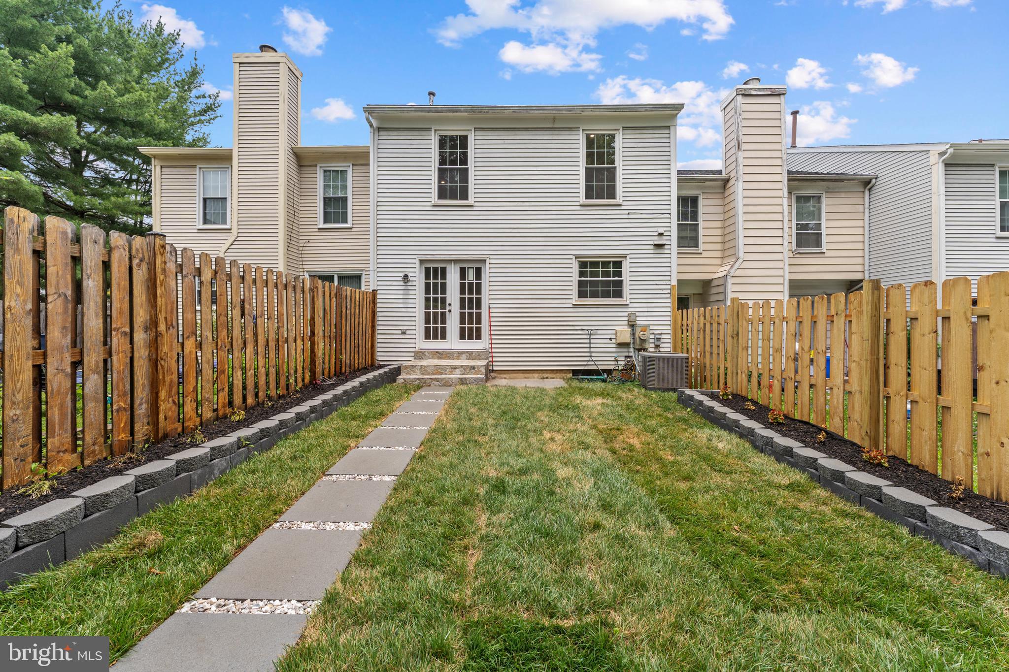 DUMONT OAKS - Residential