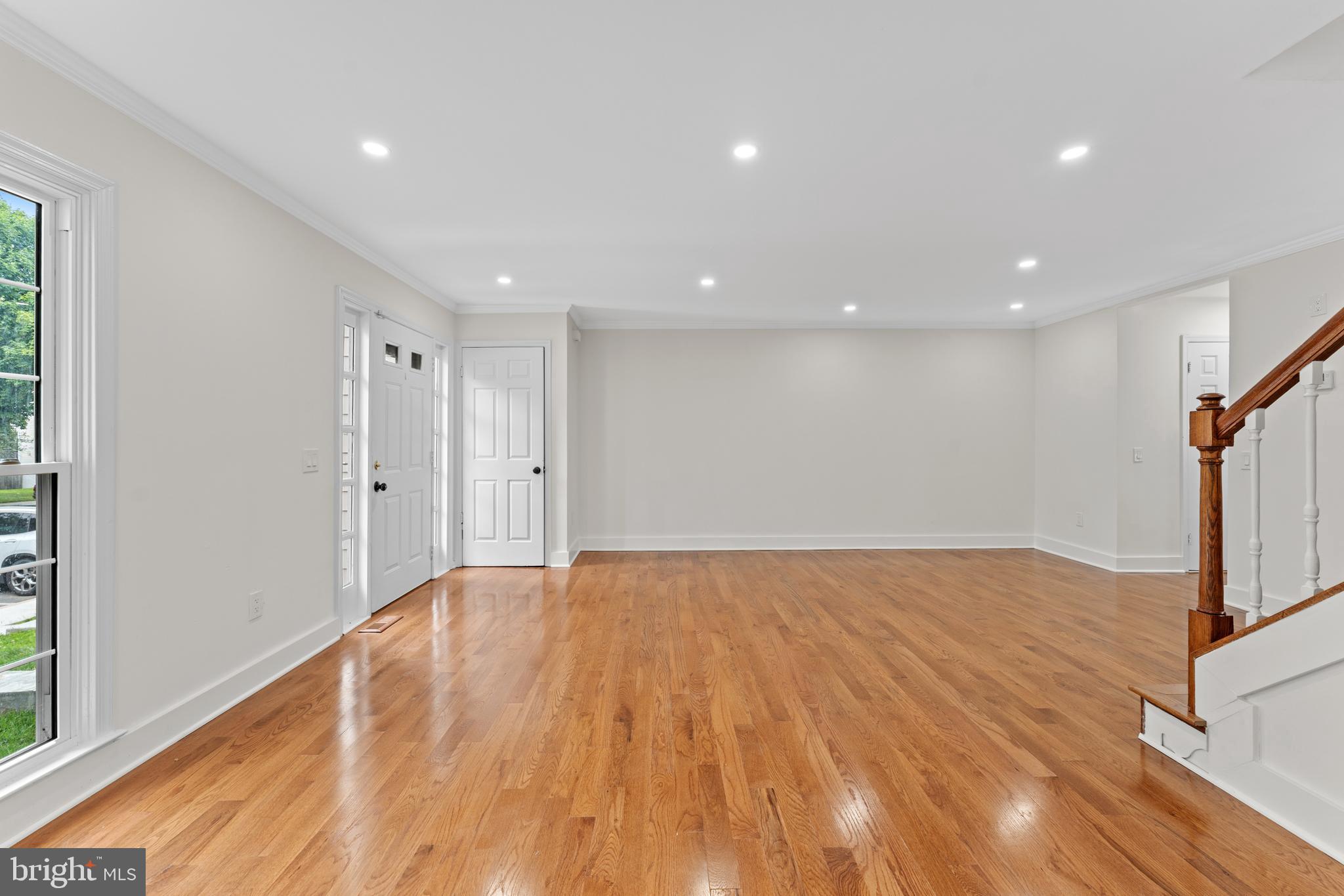 DUMONT OAKS - Residential