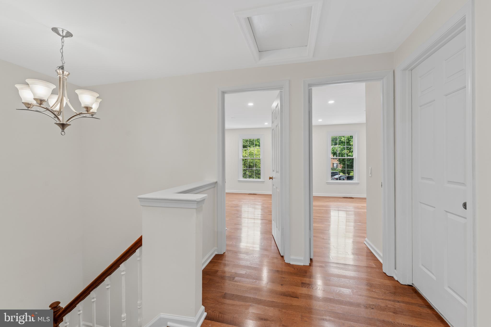 DUMONT OAKS - Residential