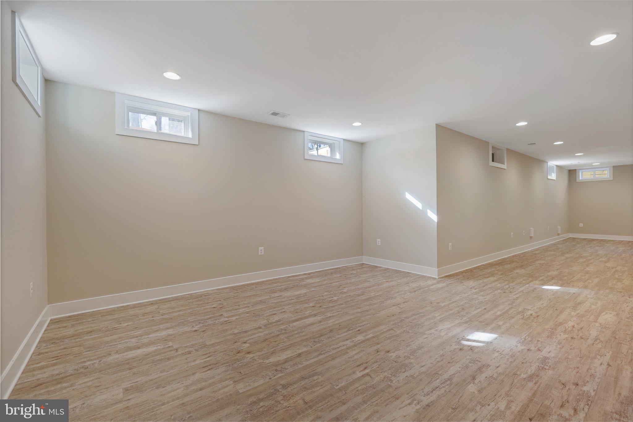 POPLAR HEIGHTS - Residential