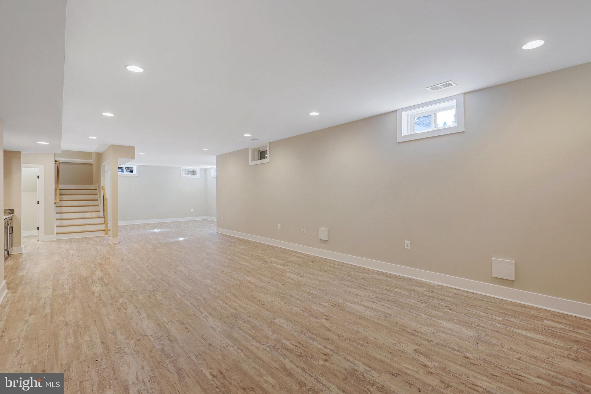 POPLAR HEIGHTS - Residential