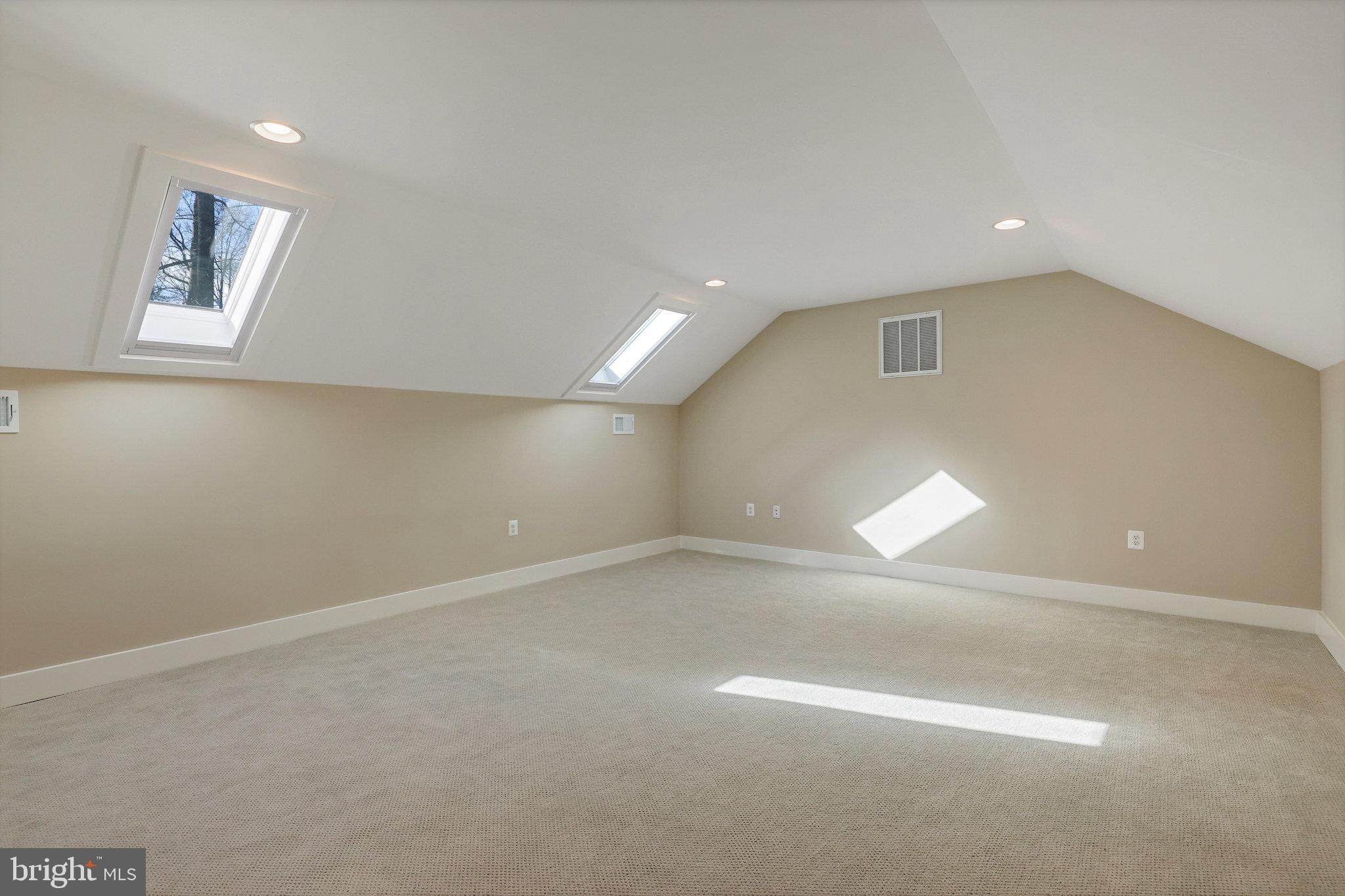 POPLAR HEIGHTS - Residential