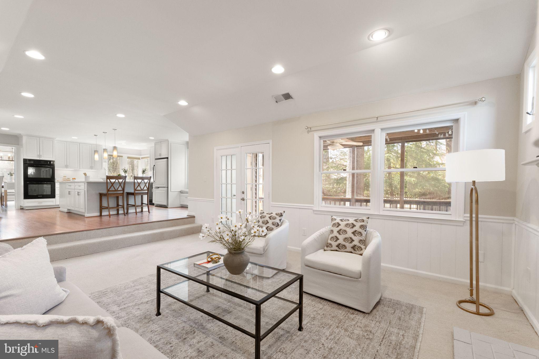 LAKE DEVEREUX - Residential