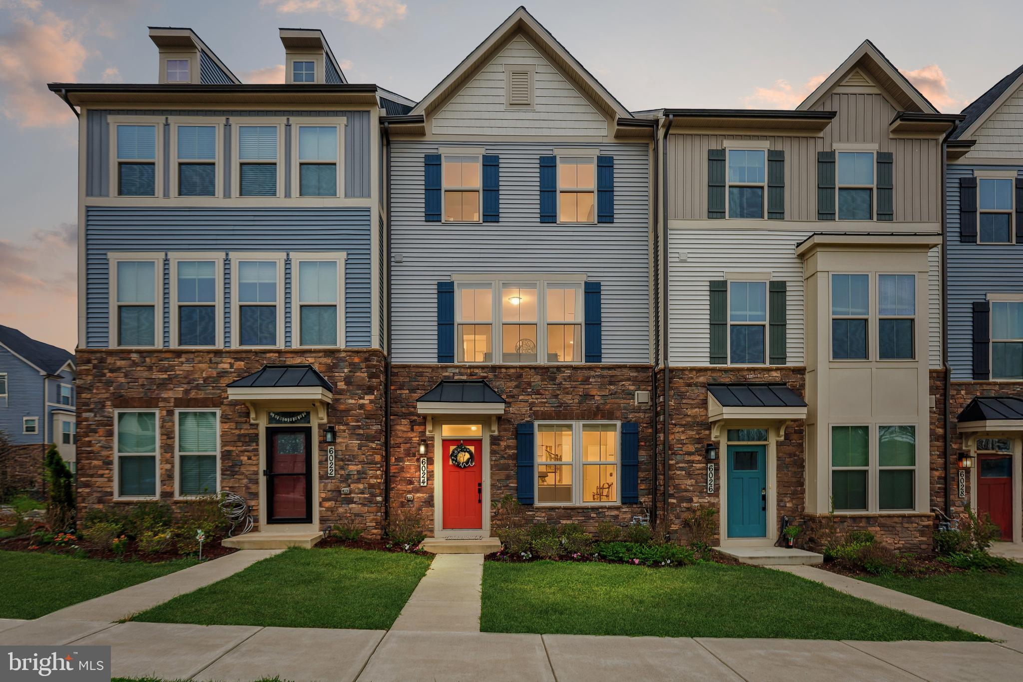 LAKE LINGANORE TOWN CENTER - Residential