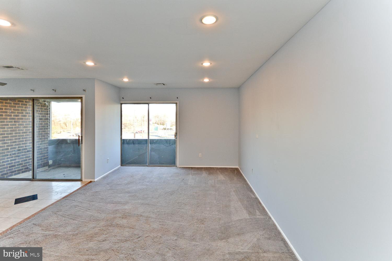 PINE CONDOMINIUM - Residential