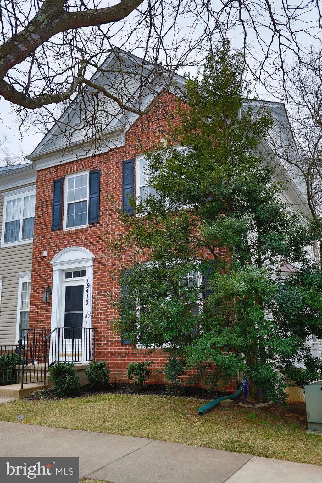 OFFER IF ANY SUBMIT BY 7 PM TUESDAY MARCH 23, 2021. Light-filled end unit townhouse overseeing the woods, with level walk-out onto back yard. Largest model in subdivision. Bump-out extensions on all three floors. Side bay window on main. 9-foot ceilings. Perfect hardwood floor on entire main (entry) level. Extra-deep whirlpool tub in super master bath. Walk-out in-law suite on lower level with large family room, fireplace, full bathroom, legal bedroom and den. Fully-fenced rear/side yard backing to parkland. Impeccable property in all respects, ready for move-in.