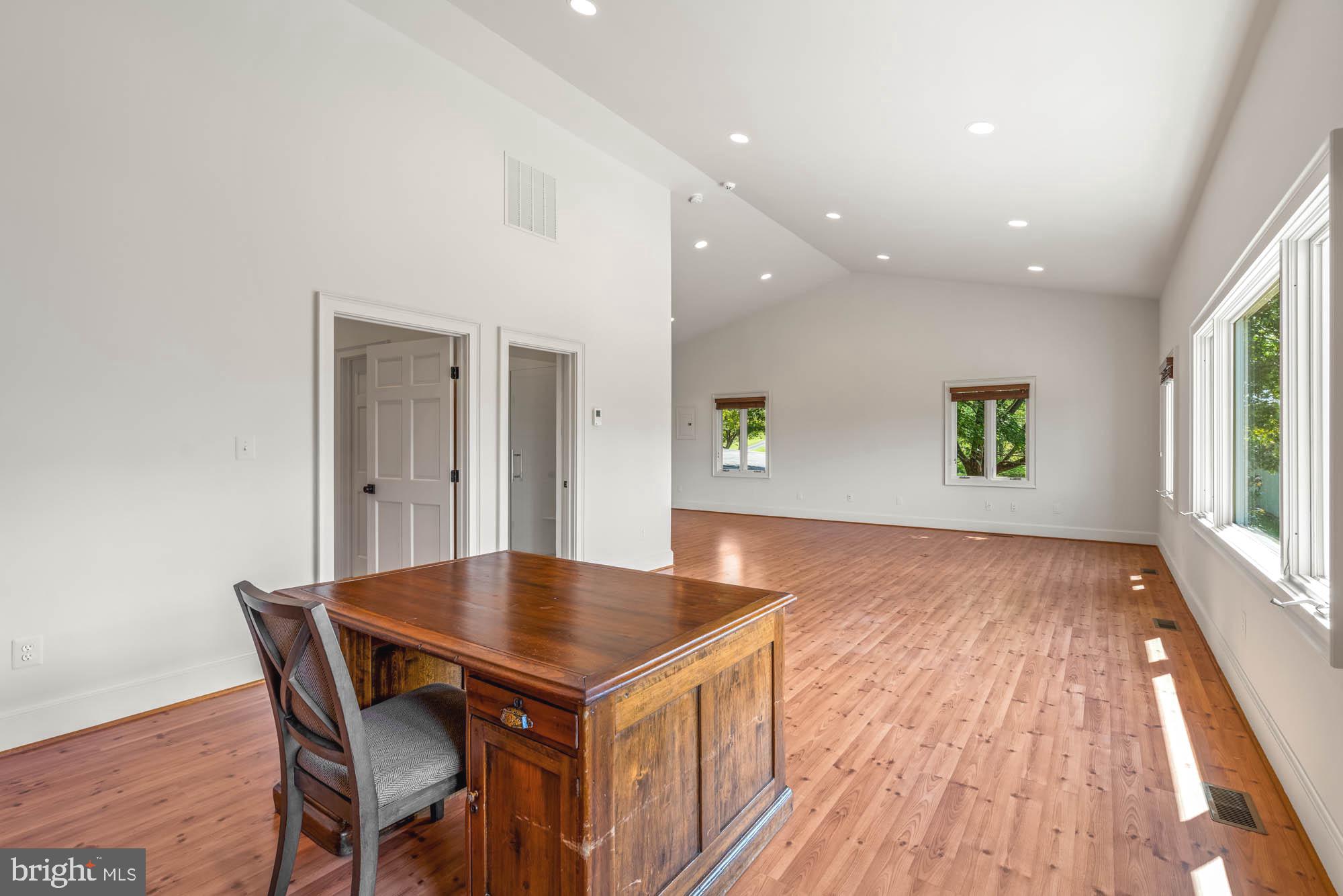 BELLEVUE FARMS - Residential