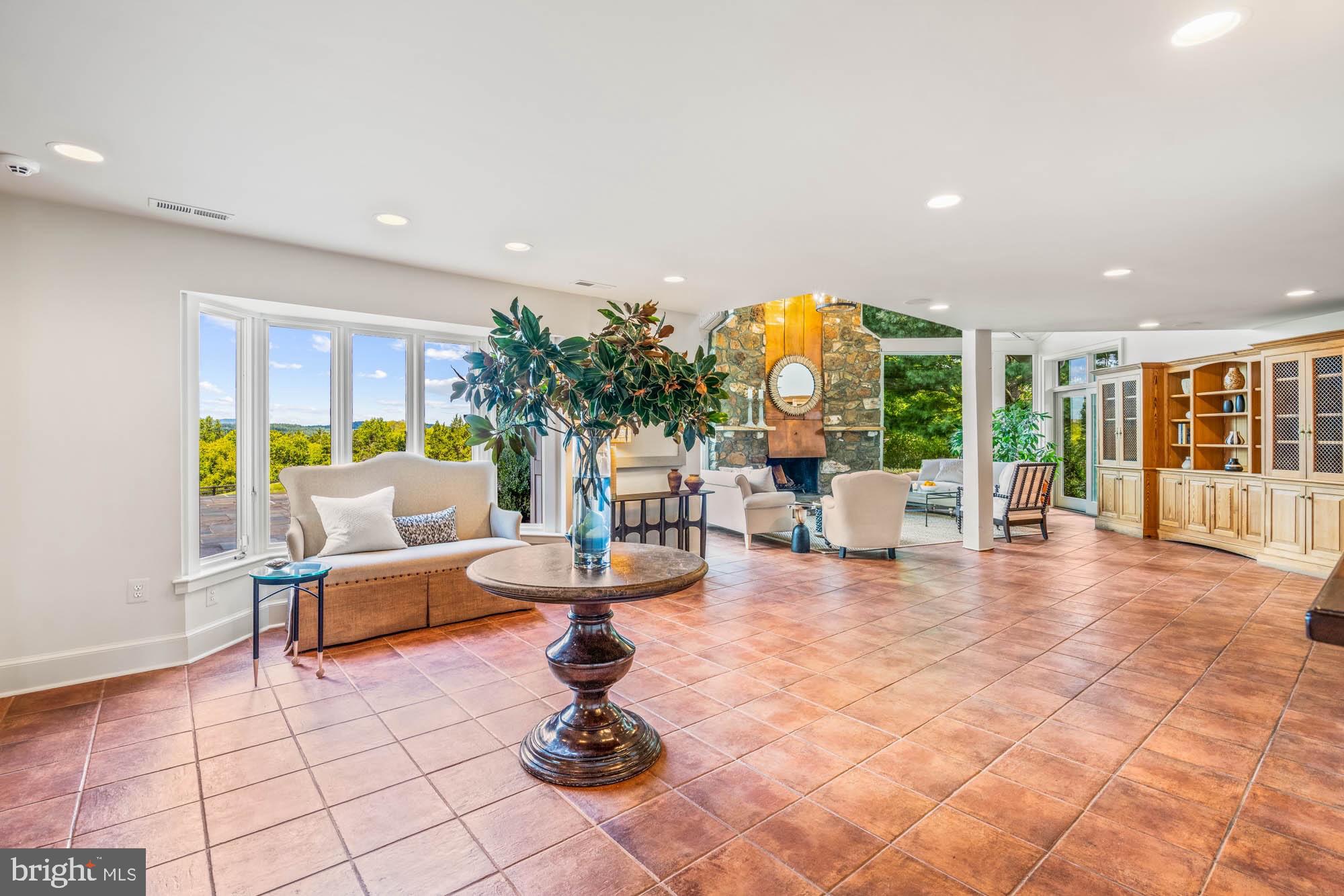 BELLEVUE FARMS - Residential