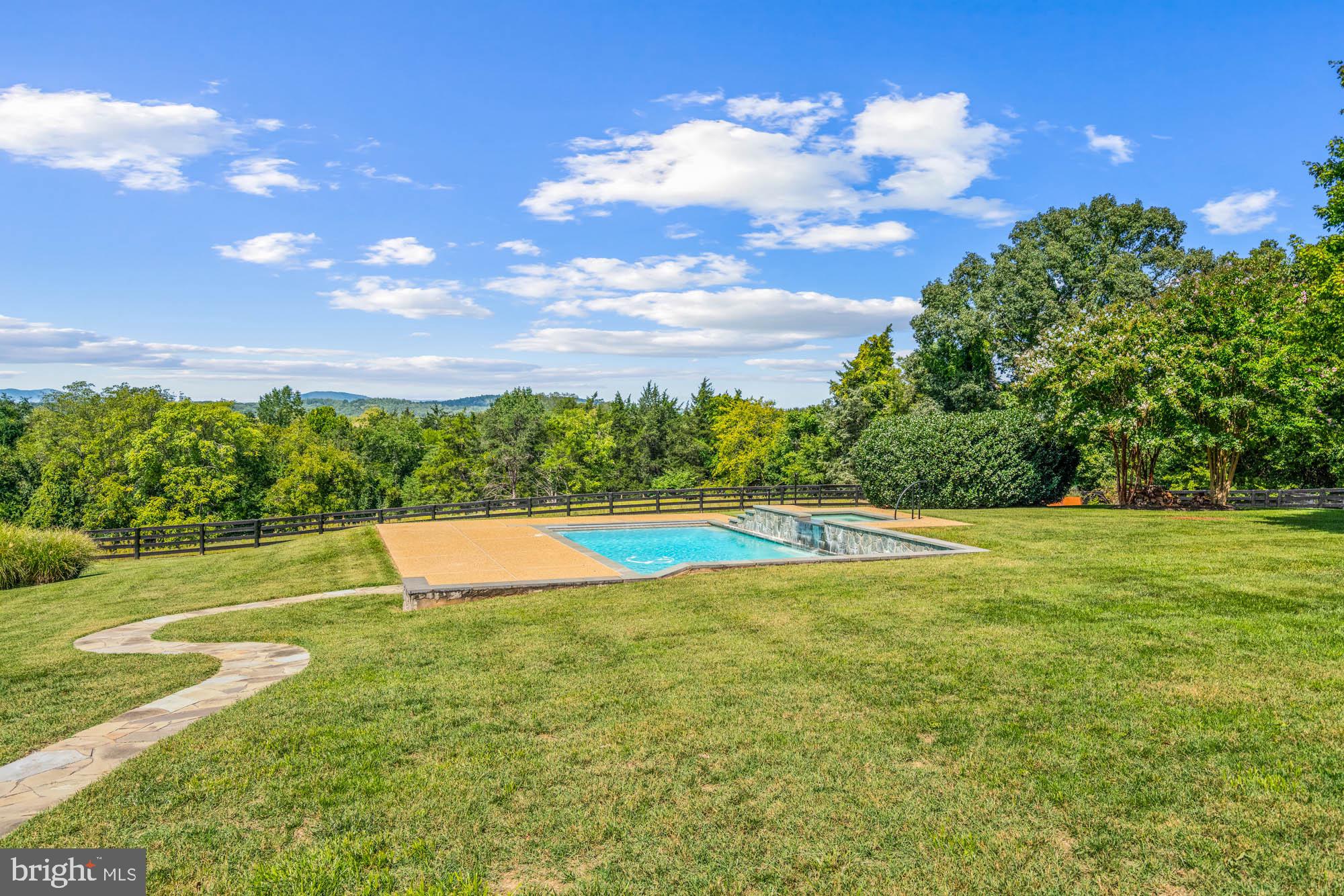 BELLEVUE FARMS - Residential