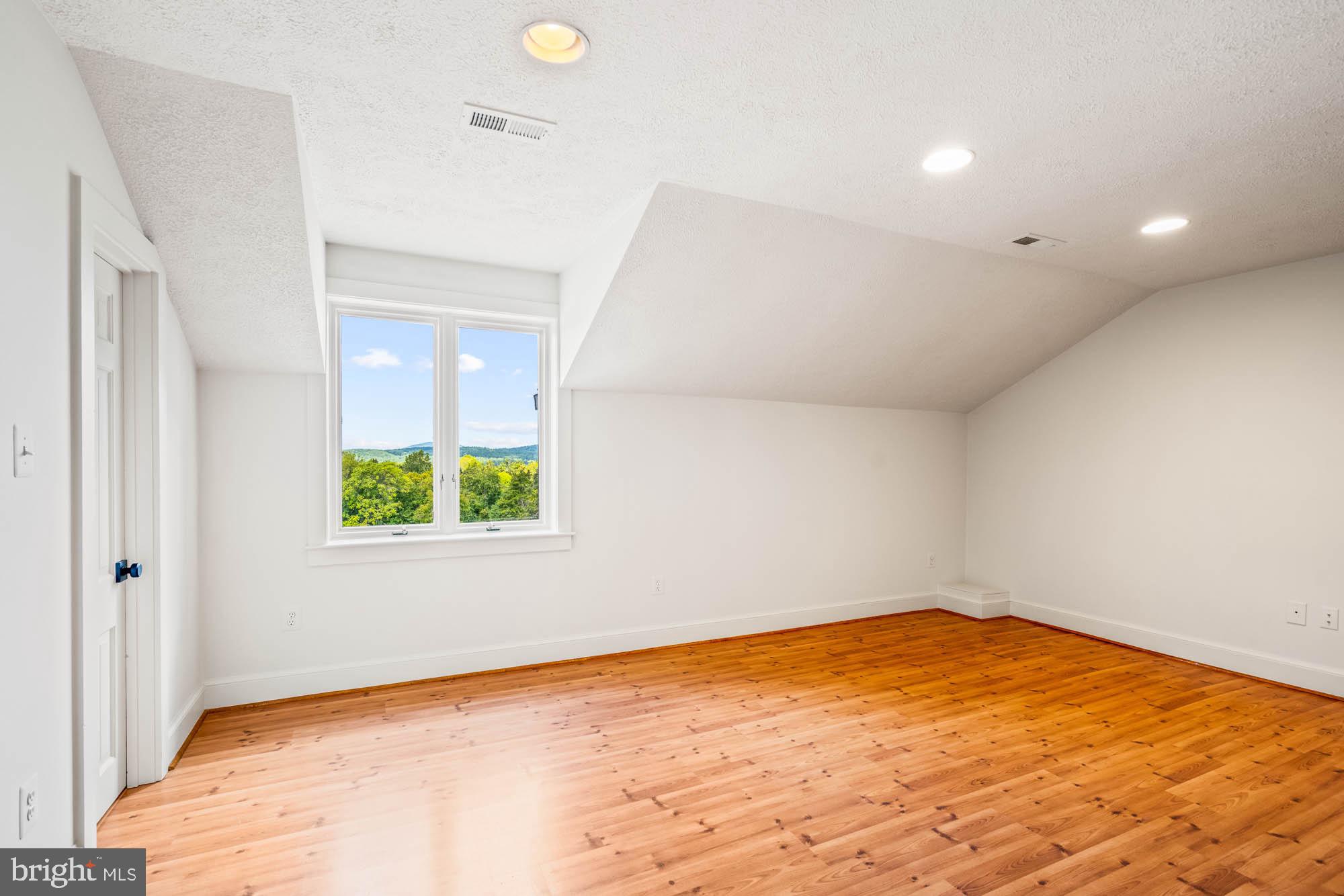 BELLEVUE FARMS - Residential