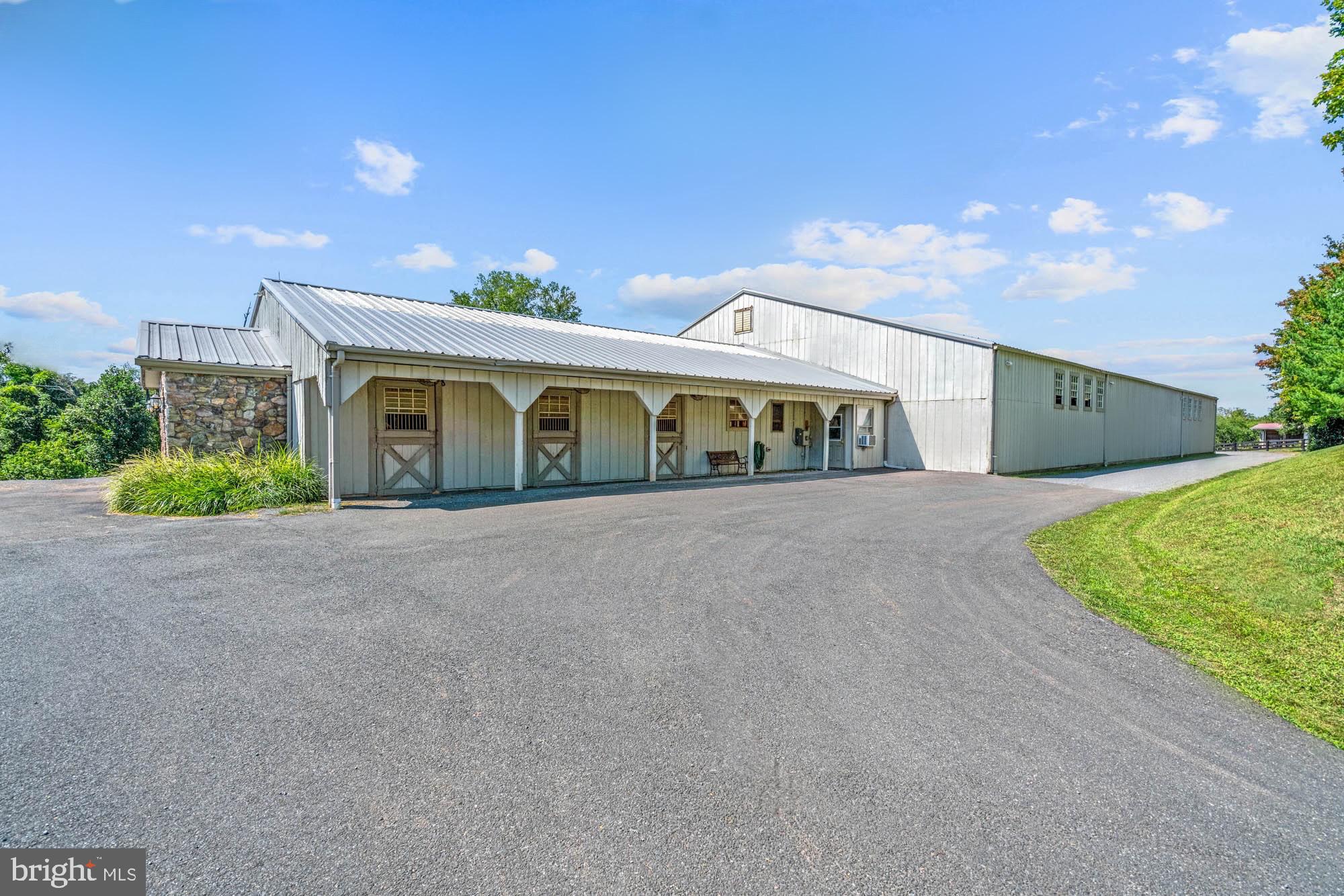 BELLEVUE FARMS - Residential