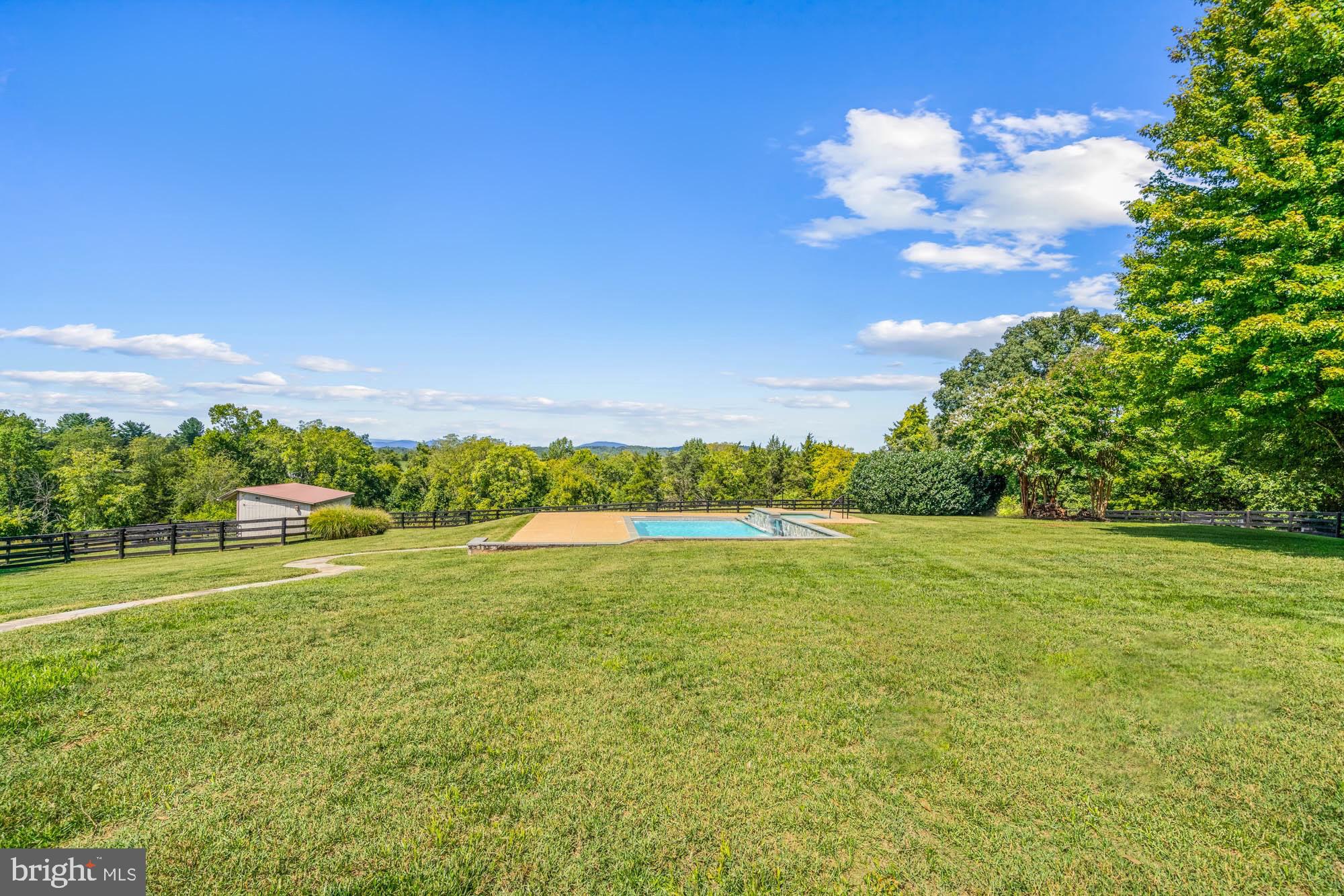 BELLEVUE FARMS - Residential