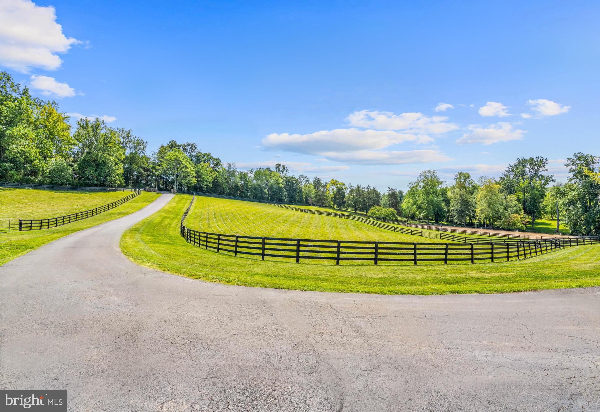BELLEVUE FARMS - Residential