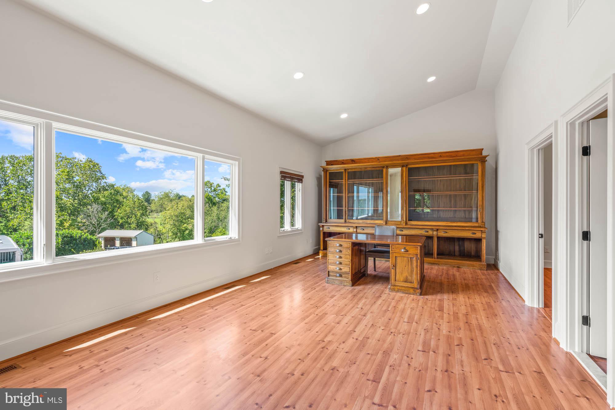 BELLEVUE FARMS - Residential