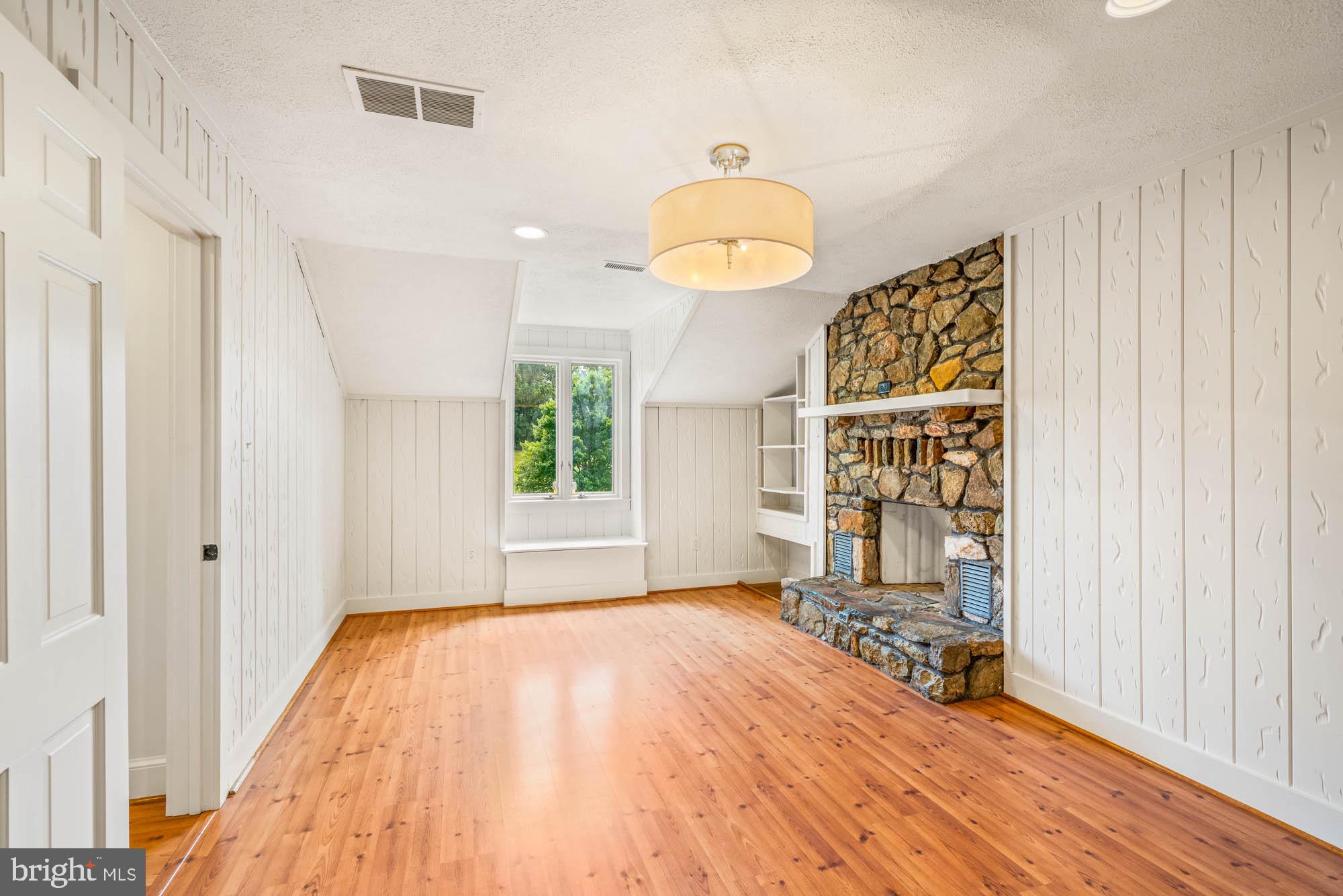 BELLEVUE FARMS - Residential