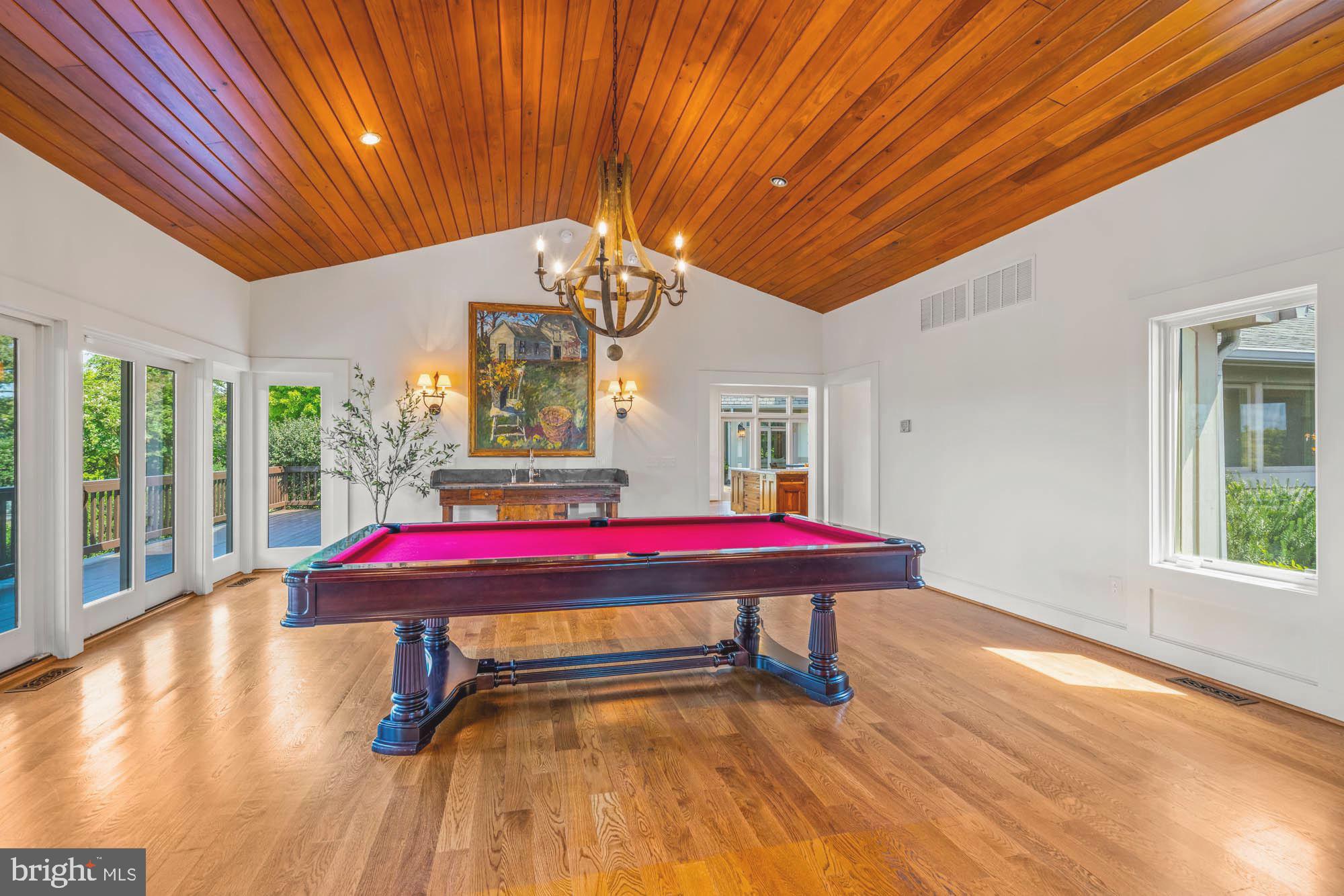 BELLEVUE FARMS - Residential