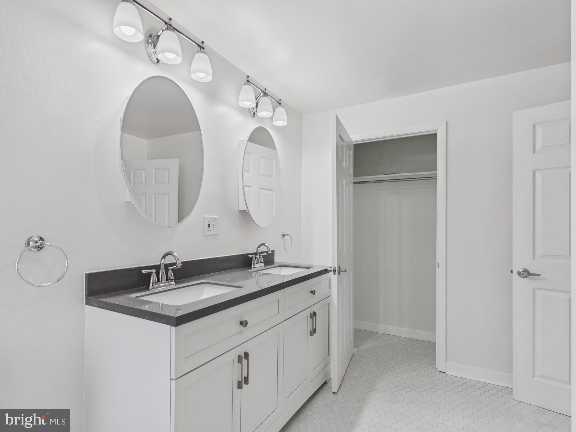 MANTUA - Residential