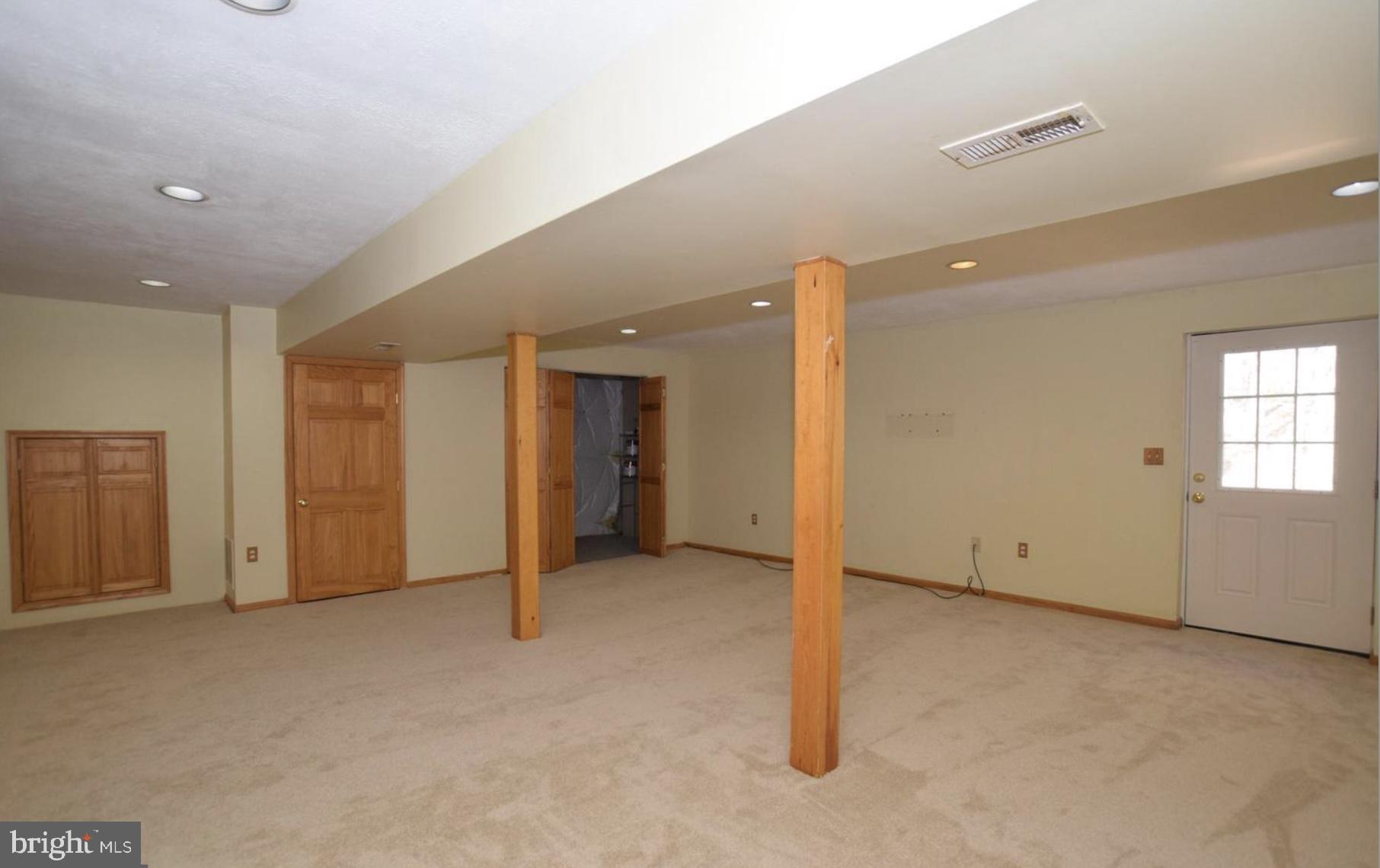 SMOKETREE - Residential Lease